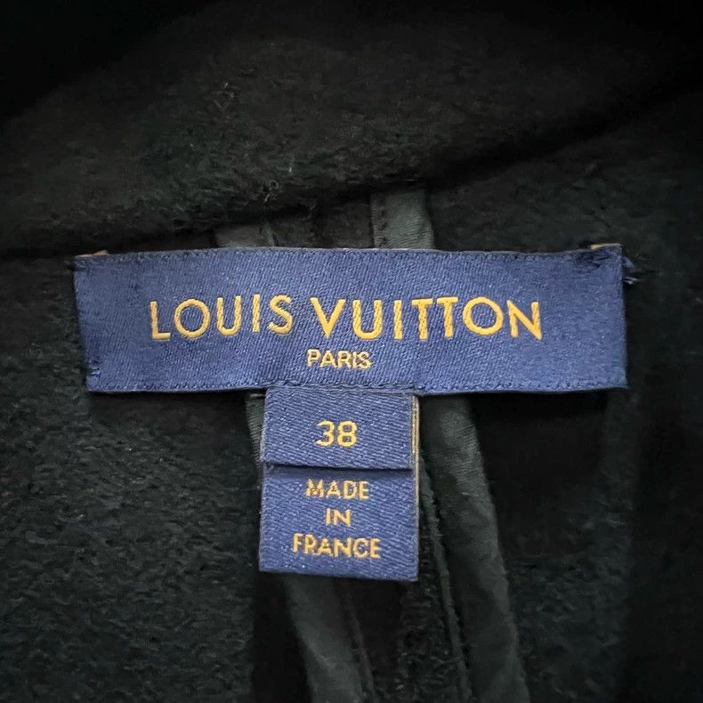 Louis Vuitton Louis Vuitton size 38 Black double-breasted cropped wool co Size US M / EU 48-50 / 2 - 3 Thumbnail