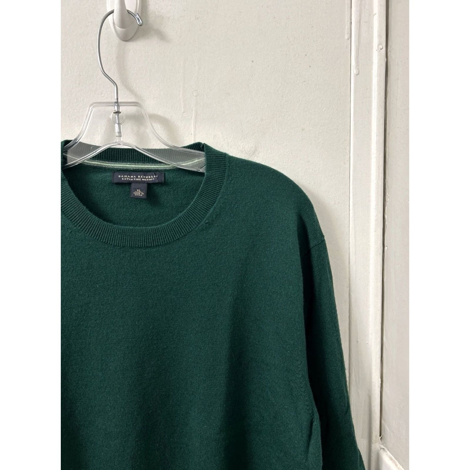 Banana Republic VINTAGE? No. Banana Republic Sweater Mens XL Green 100% Extra Fine Merino Wool Crewneck L/S Size US XL / EU 56 / 4 - 4 Thumbnail