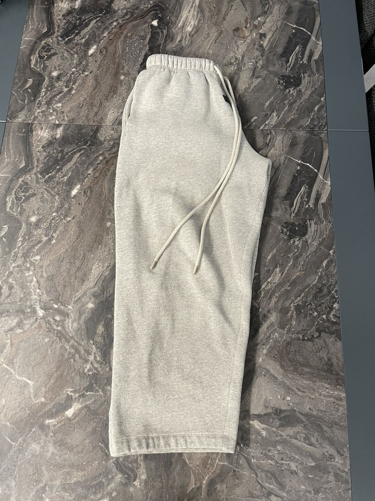 Fear of God essential baggy sweatpants Size US 29 - 3 Thumbnail