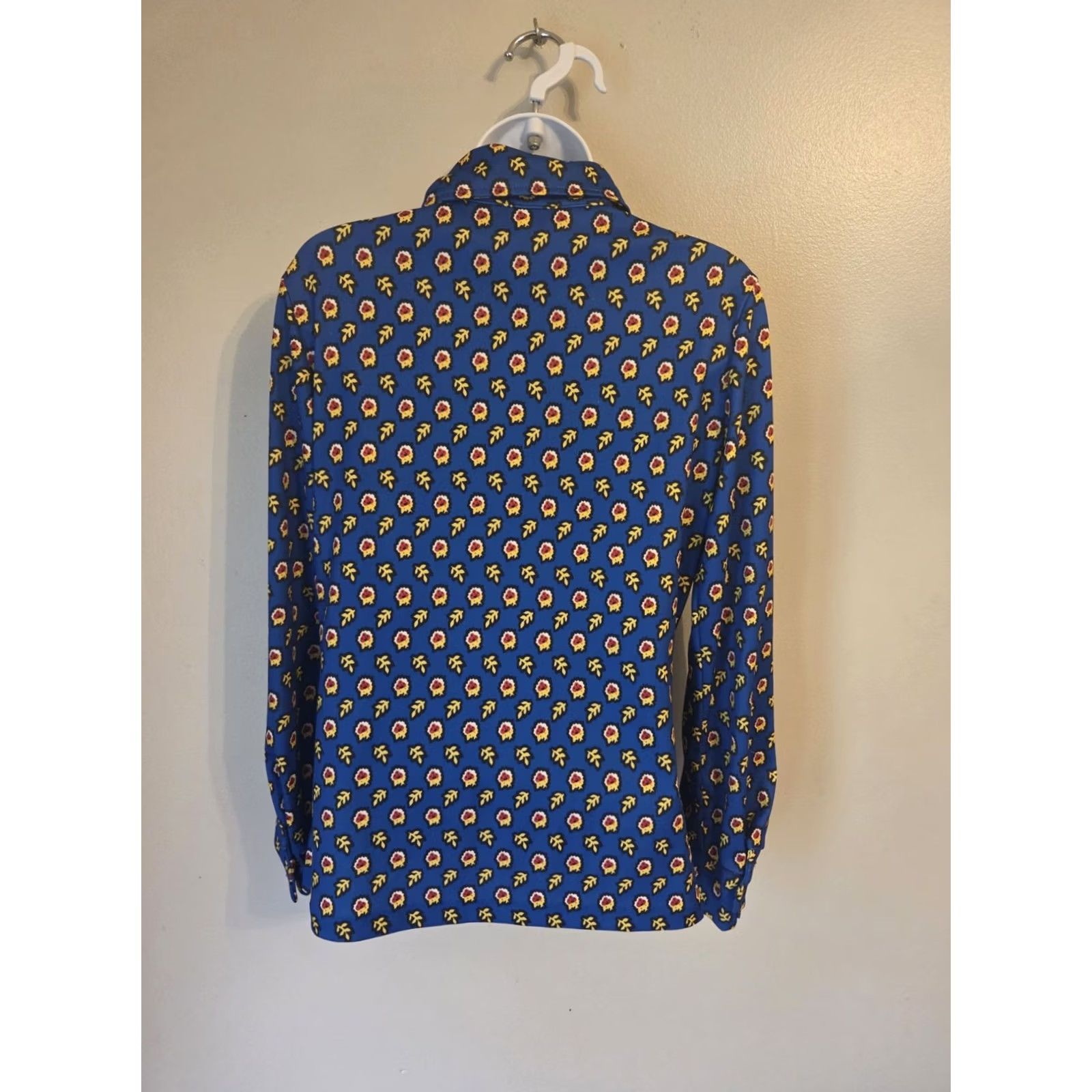 Vintage VINTAGE Jack Winter Shirt Womens S 70s Blue Strawberry Print Button Up Top (Polyester) Size S / US 4 / IT 40 - 5 Thumbnail