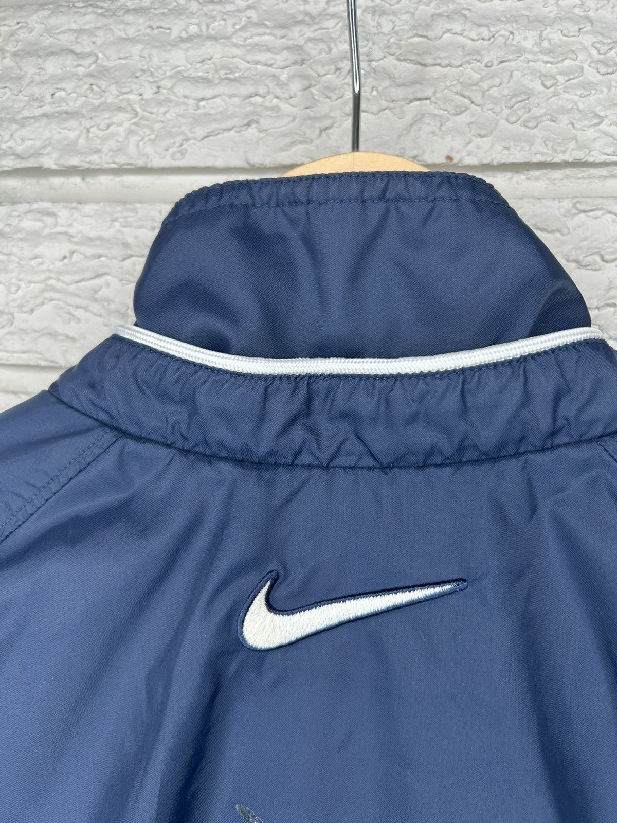 Nike Vintage Nike Glasgow Rangers Nylon Jacket Size US XL / EU 56 / 4 - 7 Thumbnail