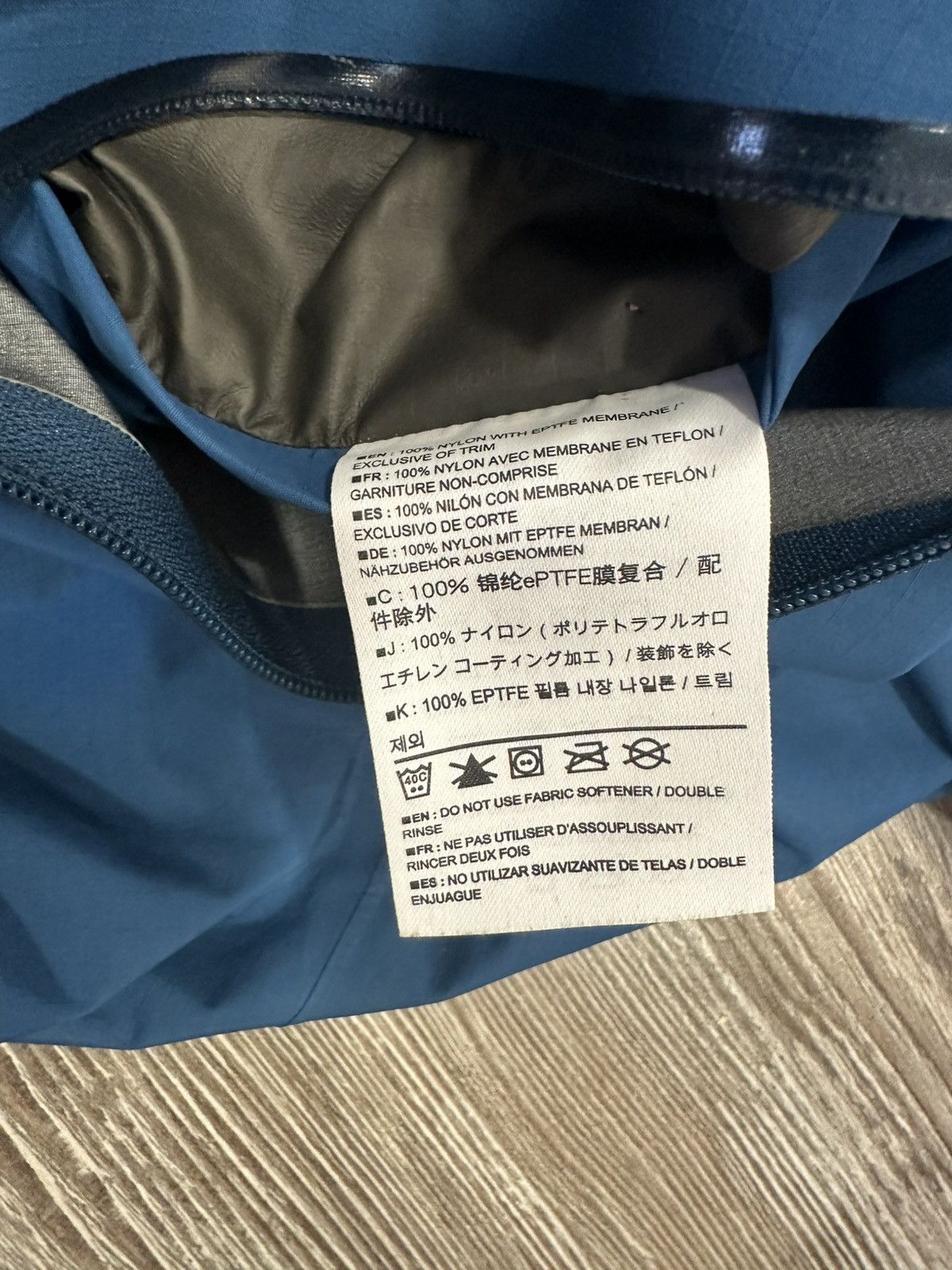 Arc'teryx Vintage Mens Arcteryx Alpha Gore-tex Jacket size L Size US L / EU 52-54 / 3 - 13 Thumbnail