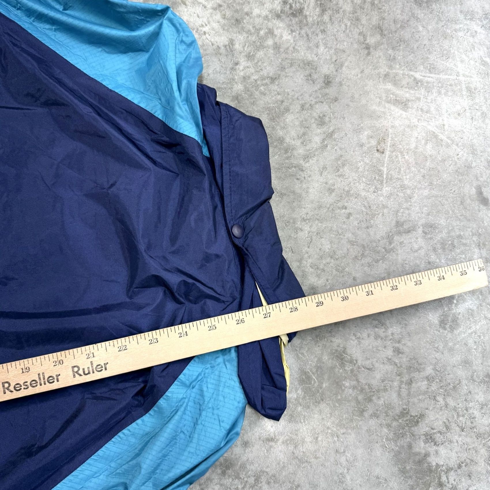 Nike Vintage Nike Jacket Mens L Blue Teal Hooded Windbreaker 90s Swoosh Zip Full Zip Pockets Lightweight Nylon Retro Stylish Size US L / EU 52-54 / 3 - 6 Thumbnail