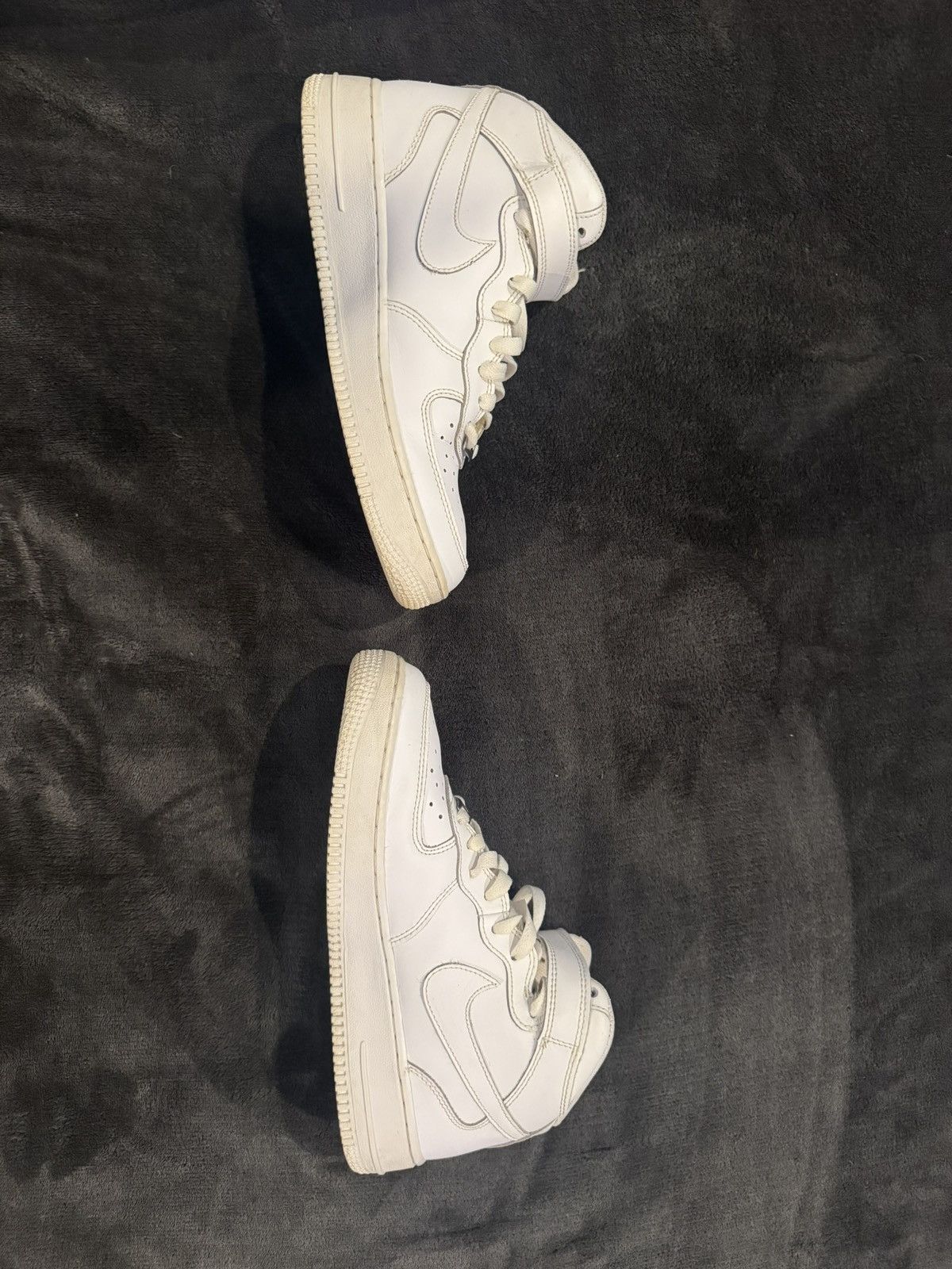 Nike Nike Air Force One Mid Size US 7 / EU 40 - 3 Thumbnail