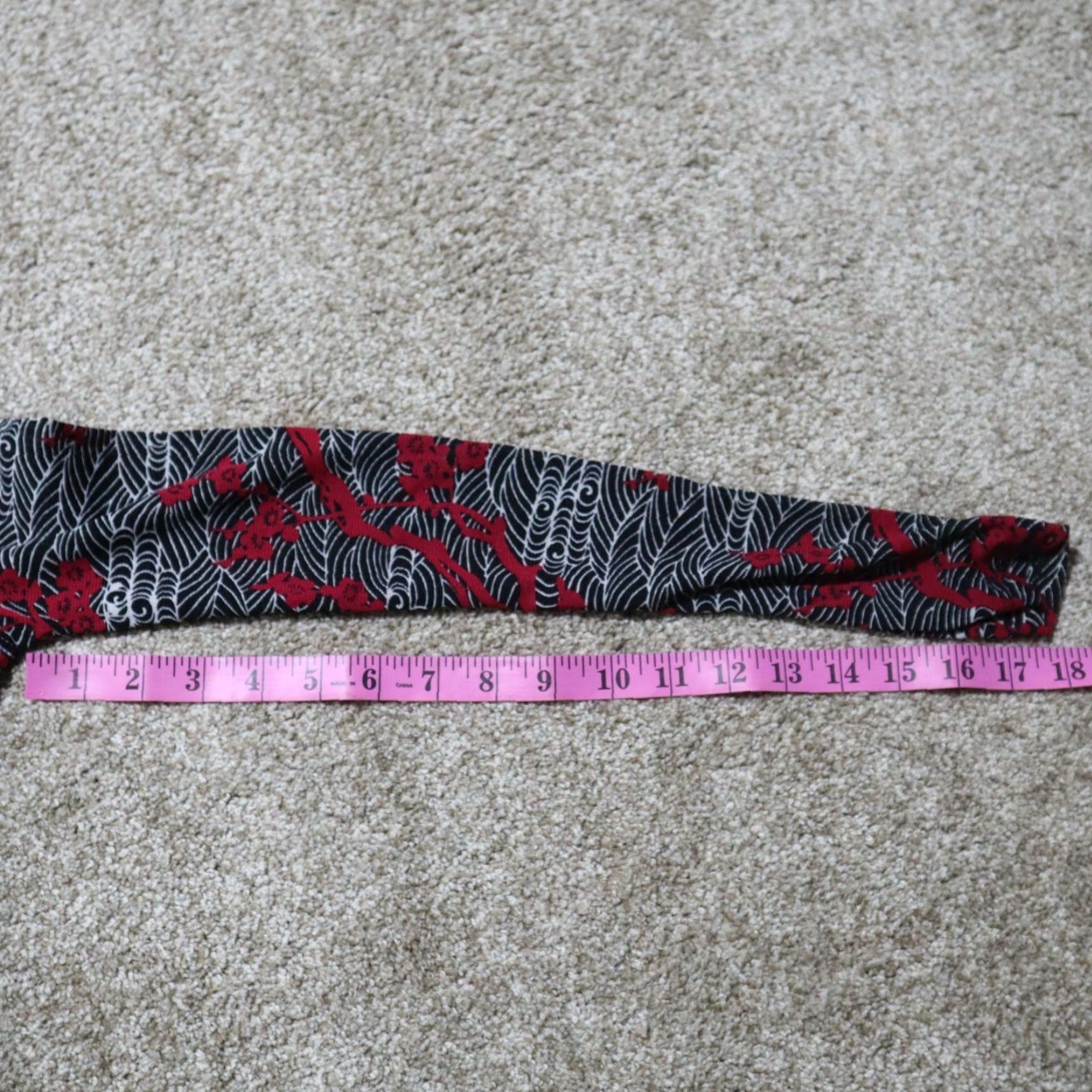 Kenneth Cole KENNETH COLE New York Red Flowers Black White Long Sleeve Shirt S Womens Knit Top Pullover Round Neck Multicolor Floral Casual Size S / US 4 / IT 40 - 6 Thumbnail
