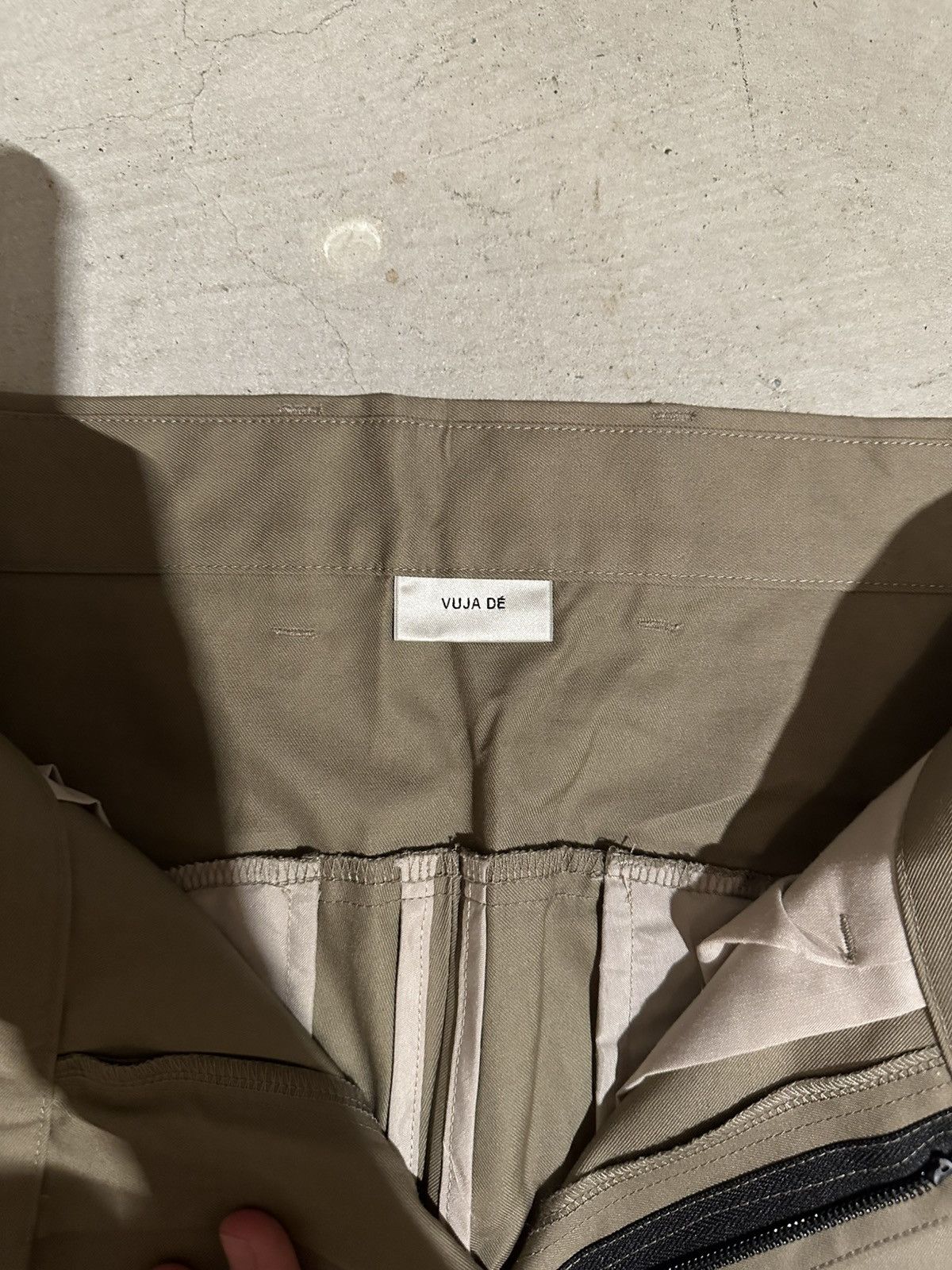 Vuja De Vuja De Isaac Tech chino pants tan Size US 32 / EU 48 - 5 Thumbnail