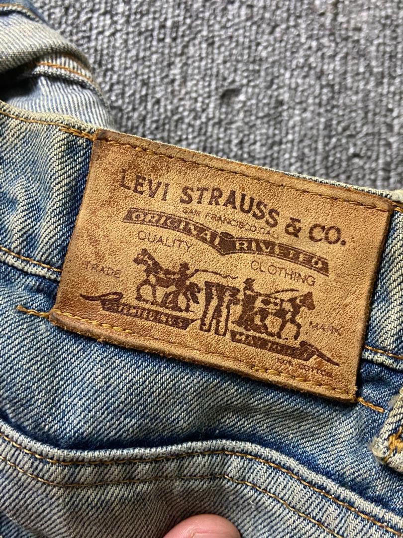 Levi's Levis Strauss Co. Distressed Jeans (184) Size US 30 / EU 46 - 3 Thumbnail