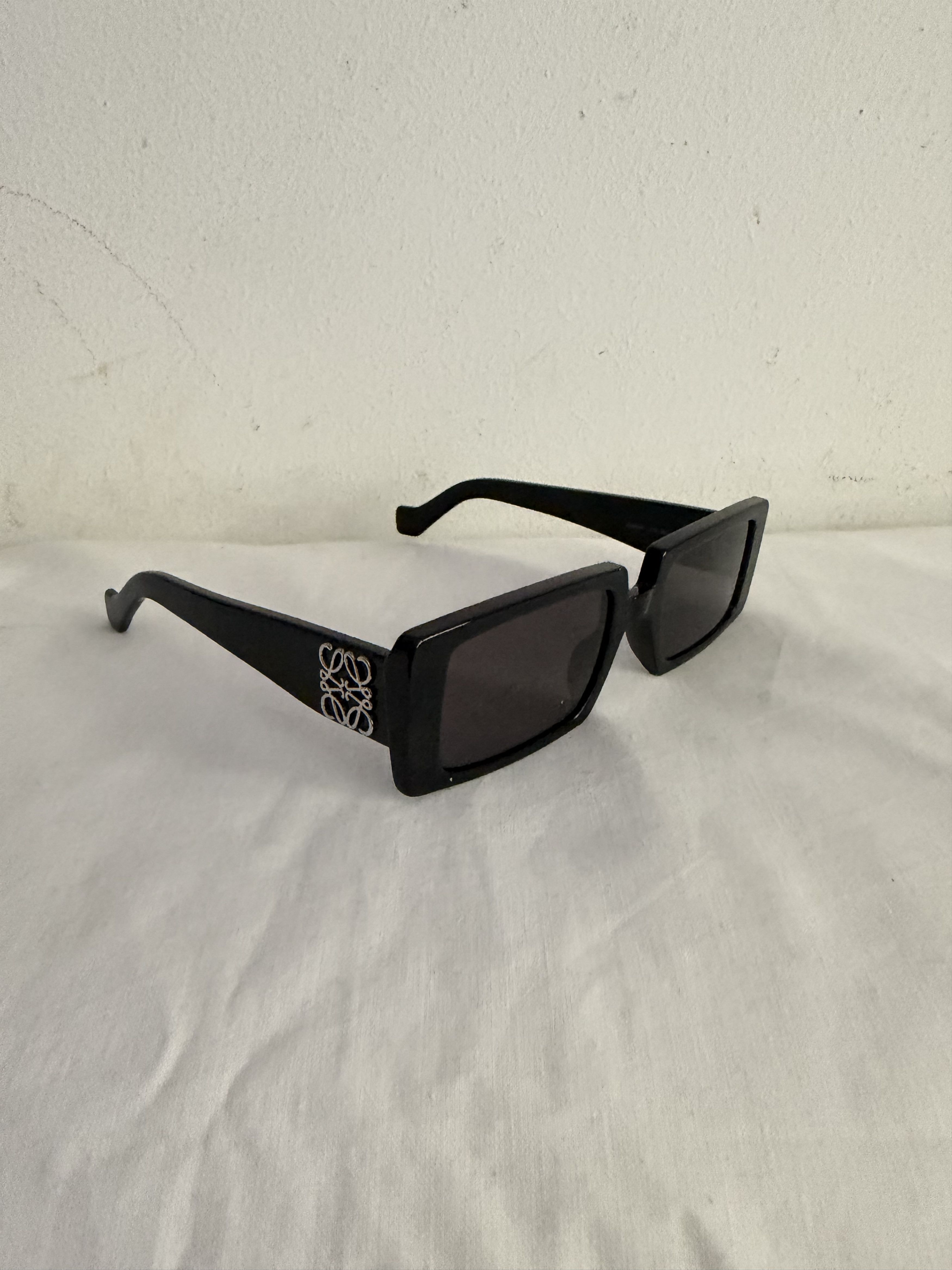 Loewe "Anagram" Rectangular Sunglasses (LW40028I) Size ONE SIZE - 6 Thumbnail
