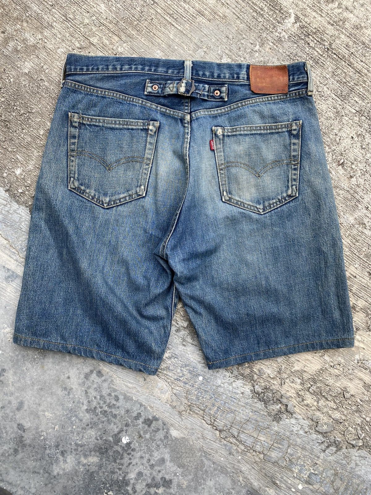Other Vintage 90s levis 702 bunckle back big E selvedge distressed Size US 34 / EU 50 - 2 Thumbnail
