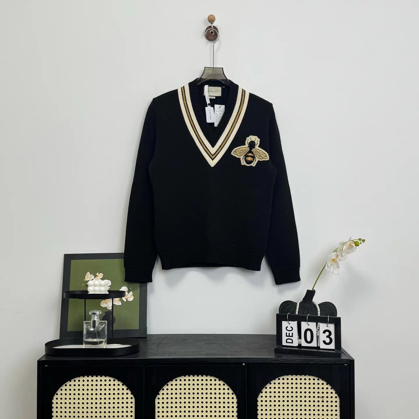 Gucci rove0473 Gucci Bee V-neck Wool Sweater Size S / US 4 / IT 40 - 3 Thumbnail