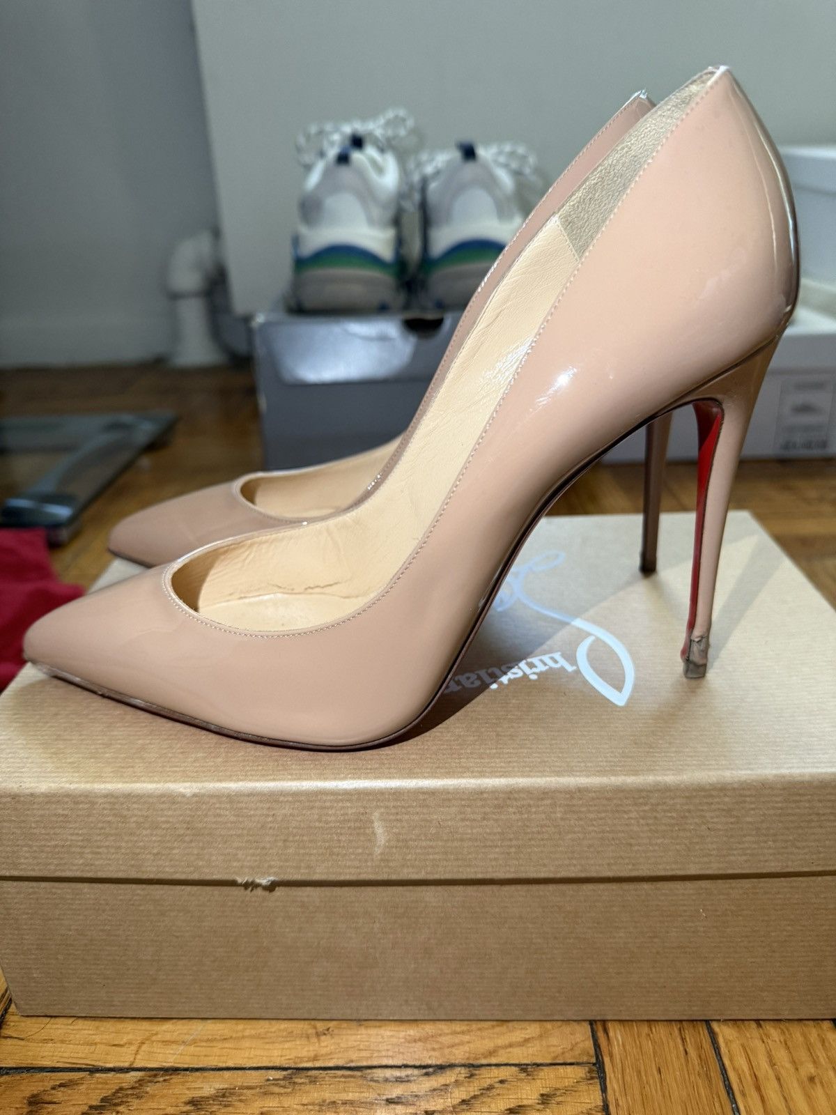 Christian Louboutin Christian Louboutin So Kate Patent Pointed-Toe Red Sole Pump Size US 10.5 / IT 40.5 - 4 Thumbnail
