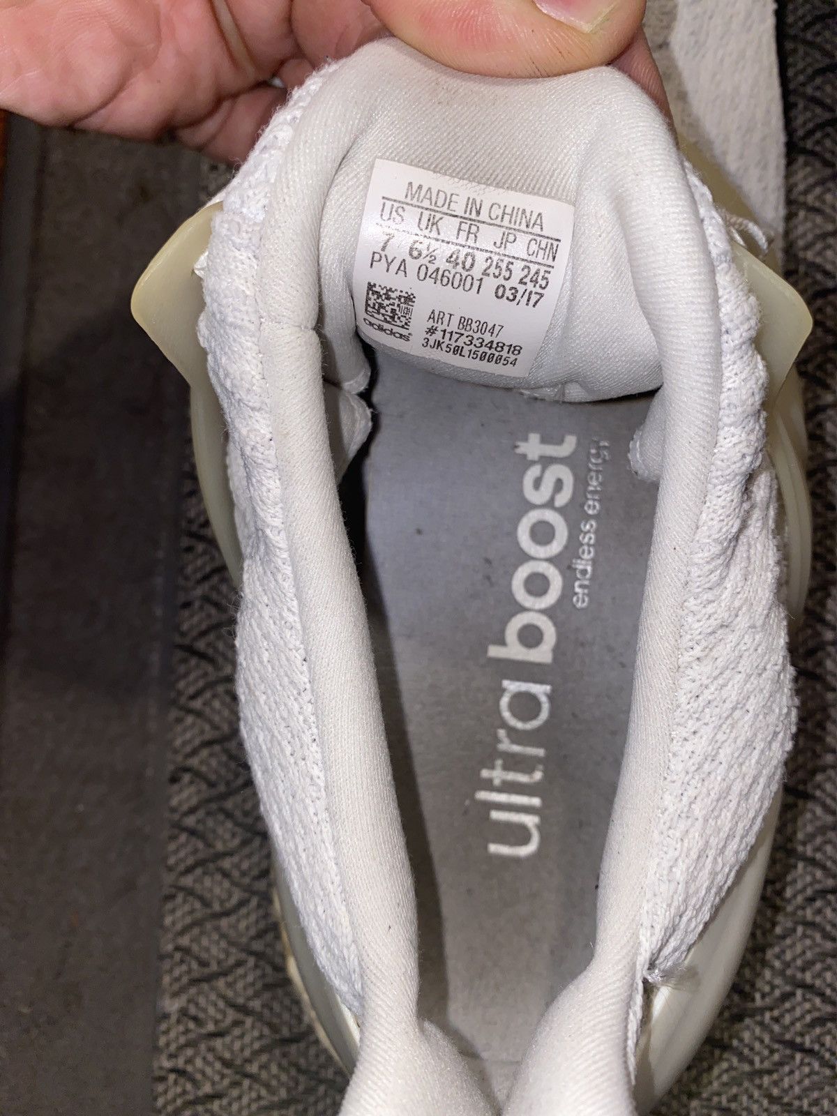 Adidas Adidas Ultra Boost Size US 7 / EU 40 - 6 Thumbnail