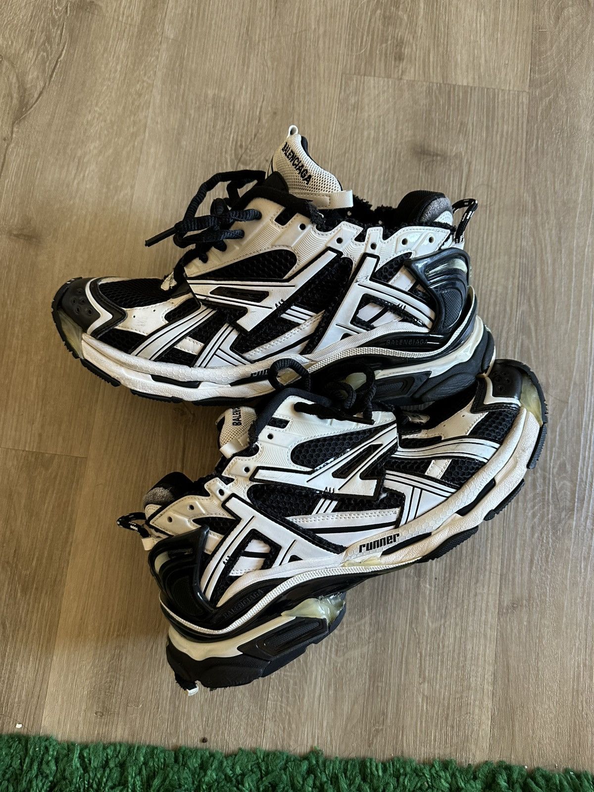 靴 BALENCIAGA runner 44 BALENCIAGA RUNNER 44 (11) BLACK WHITE