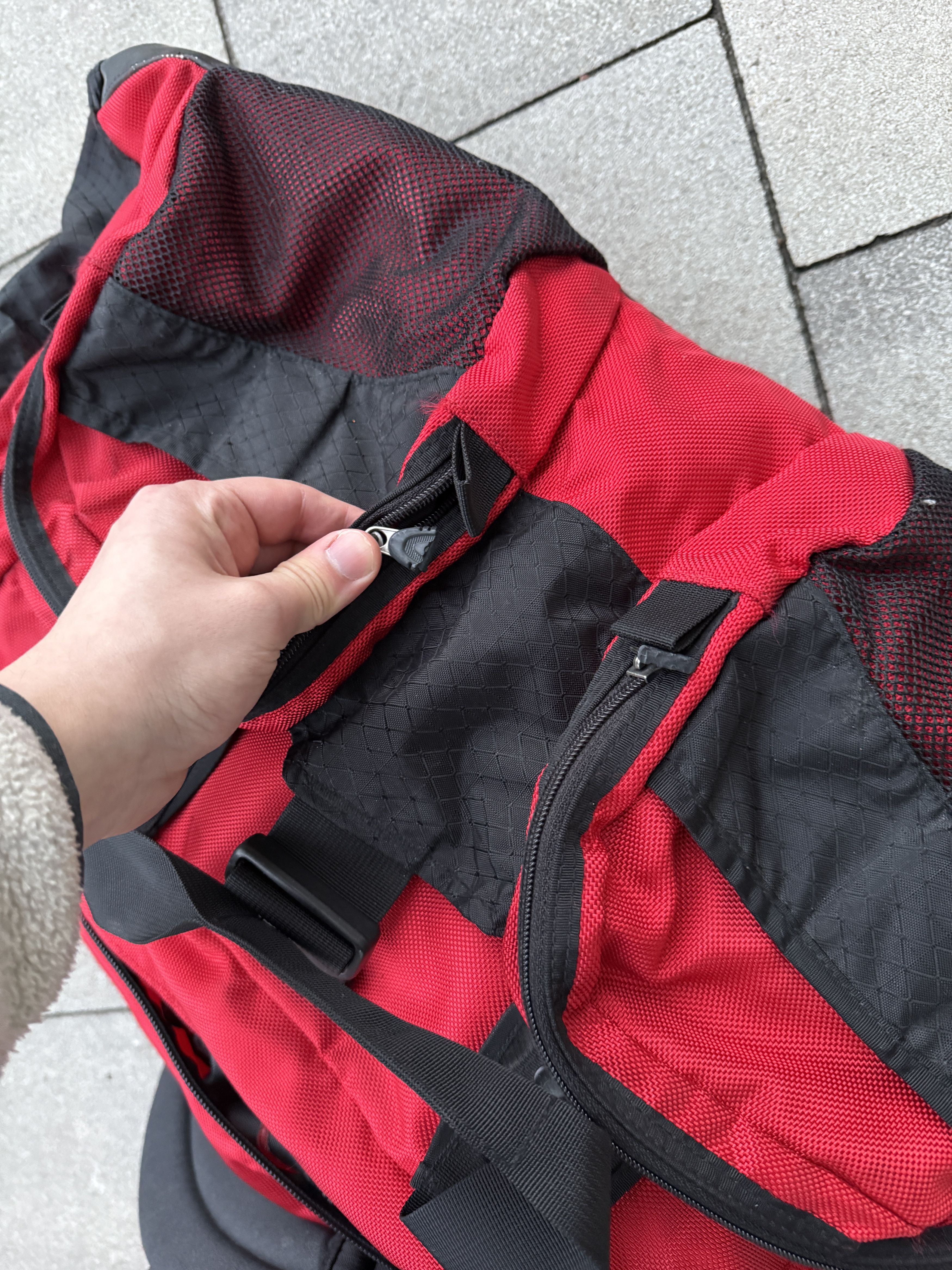 Oakley × Vintage Vintage Y2K Oakley Icon 2.0 Duffle Bag Size ONE SIZE - 18 Thumbnail