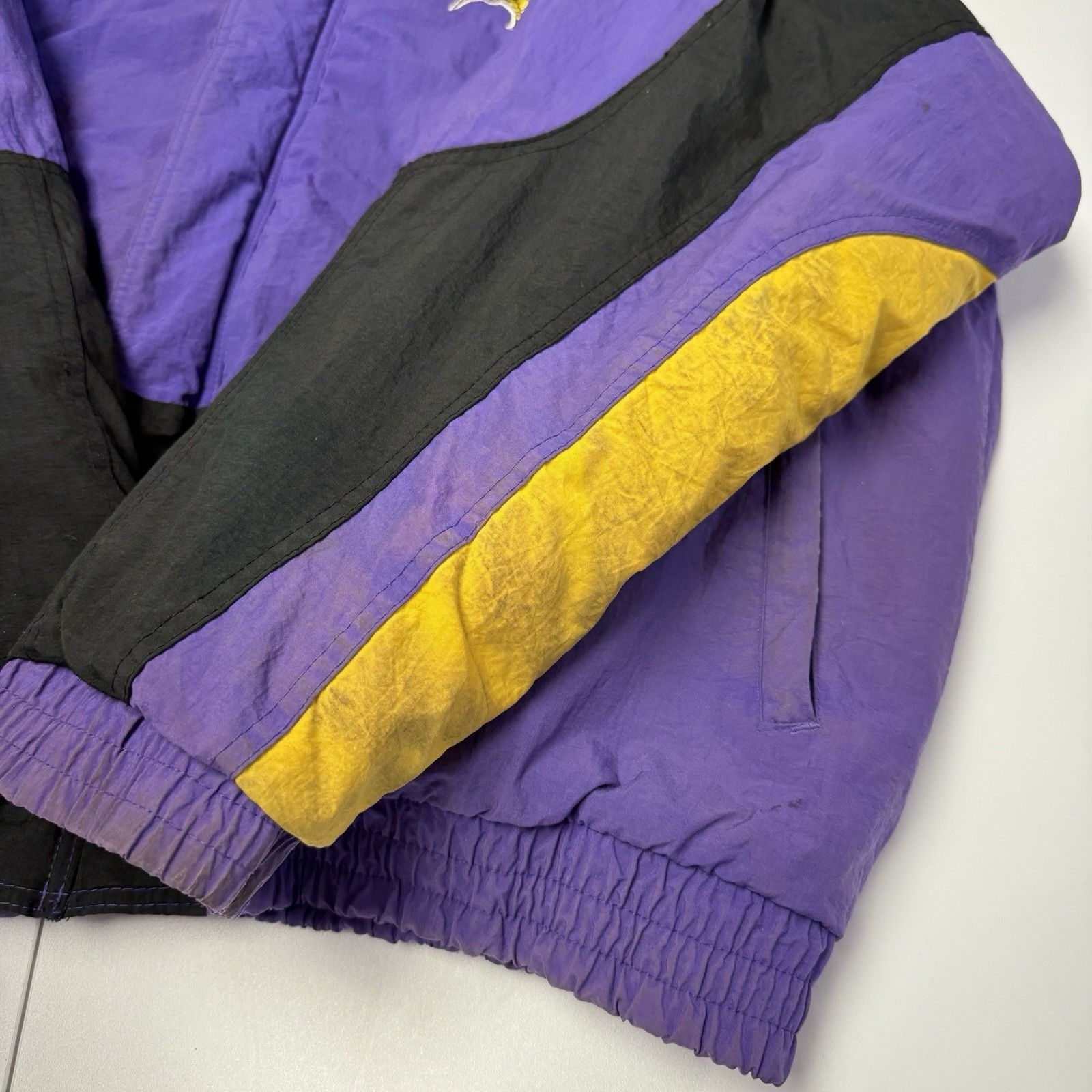 Pro Line Vintage Minnesota Vikings Reebok Proline Puffer Jacket Size US XL / EU 56 / 4 - 8 Thumbnail