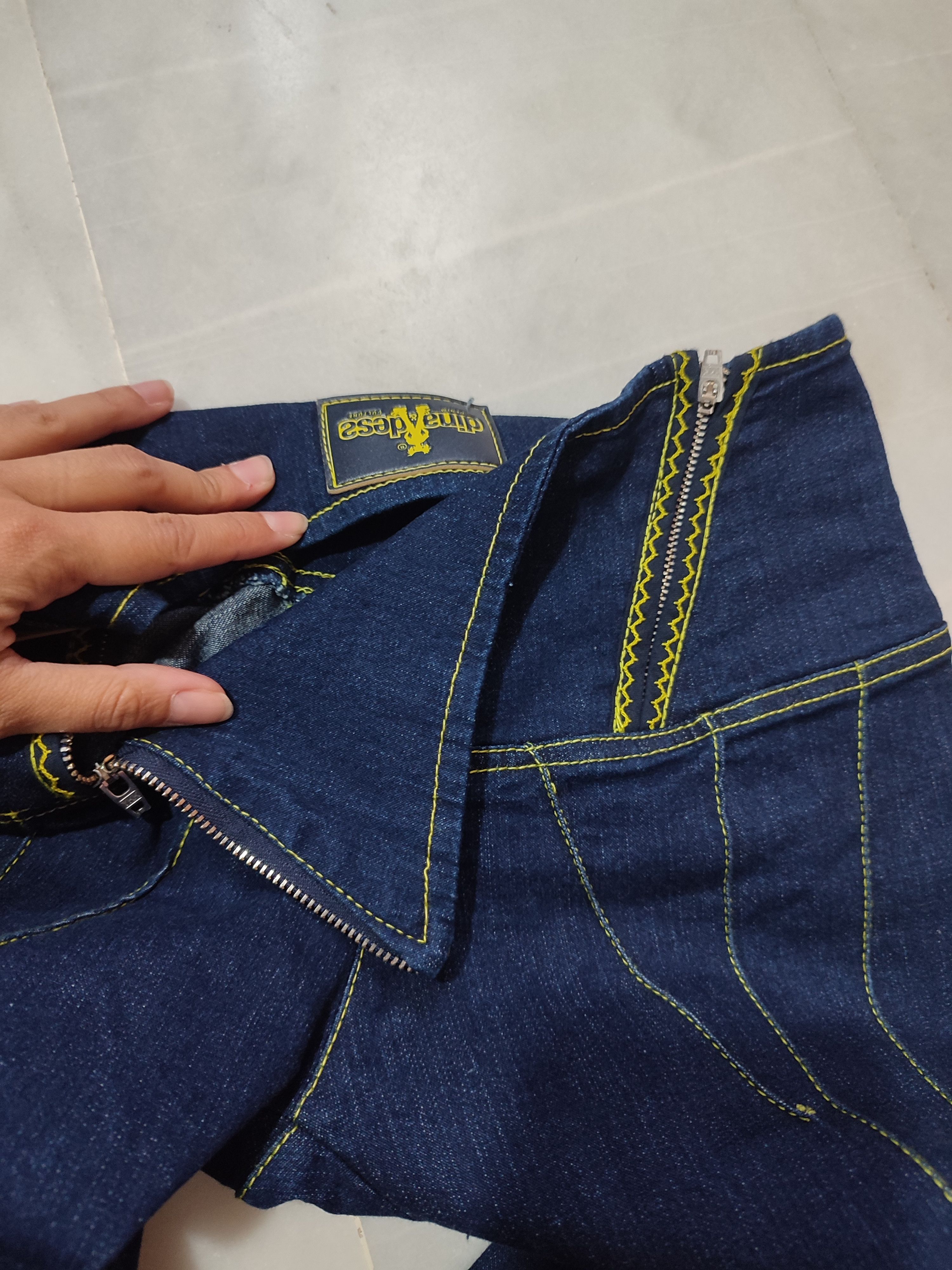 Vintage Y2k Vintage Ultra Flare Leg Jeans with Fluo Overstitching Size 26" / US 2 / IT 38 - 3 Thumbnail