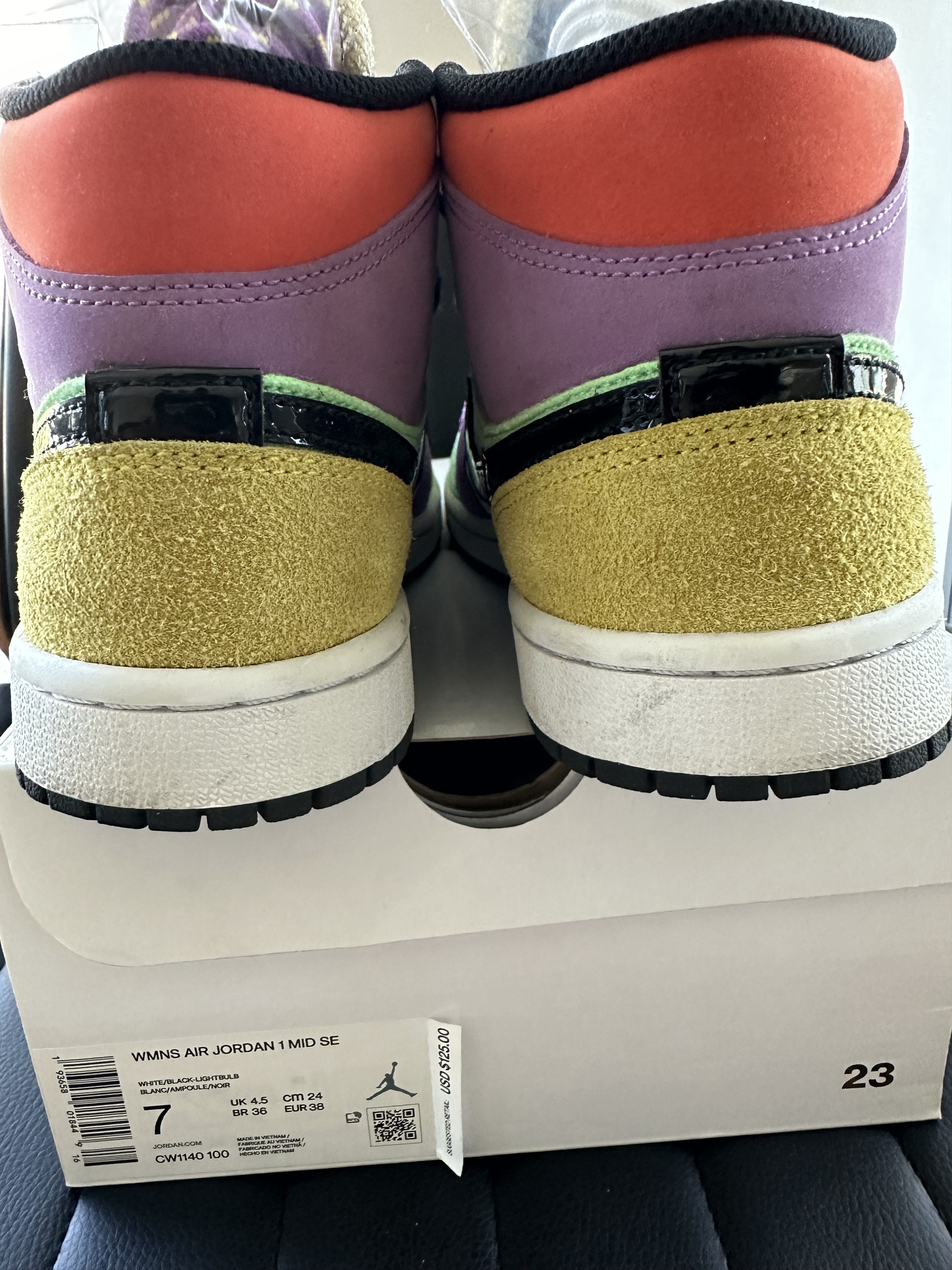 Jordan Brand × Nike PREOWNED WMNS AIR JORDAN 1 MID SE "LIGHT BULB" Size US 7 / IT 37 - 6 Thumbnail