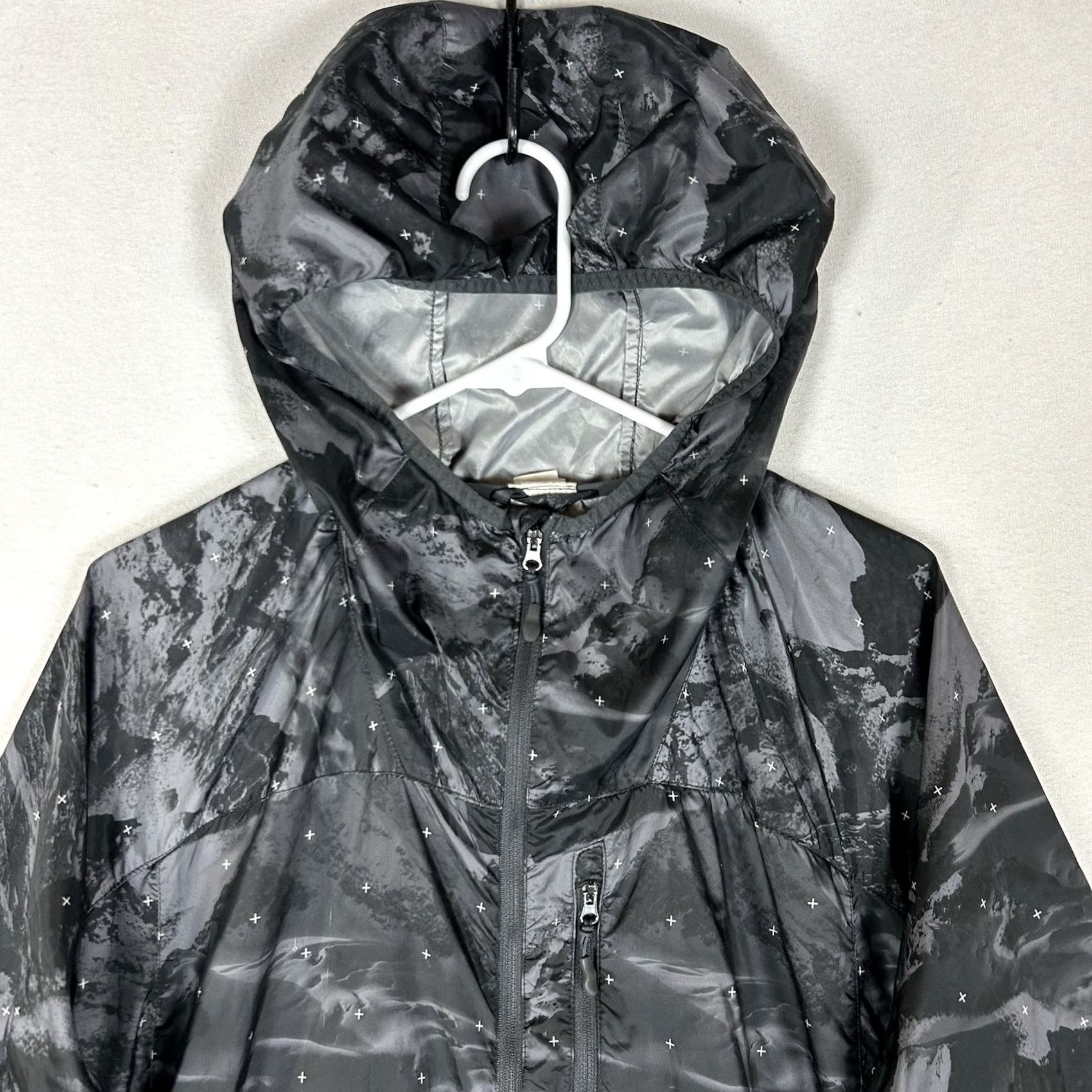 H&M H&M Sport Windbreaker Jacket Mens XL Graphic Print Casual Polyester Full Zip Size US XL / EU 56 / 4 - 2 Thumbnail