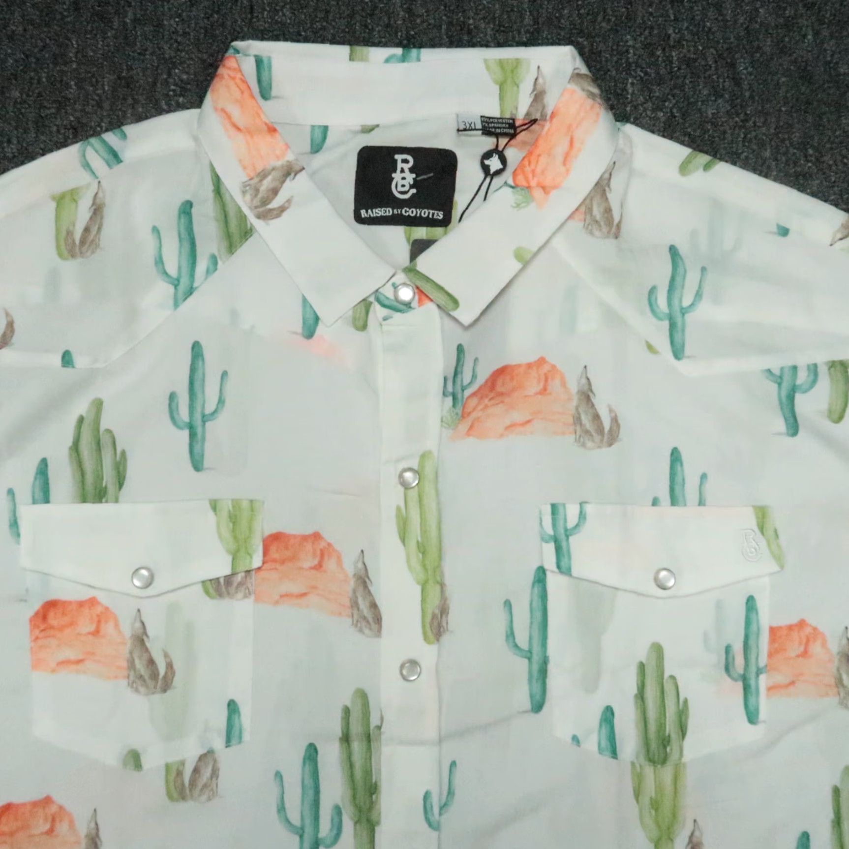 Vintage Raised By Coyotes Shirt Men 3XL White Button-Up Short Sleeve Collared Snap NWT Casual Workwear Geometric Western Saguaros Pearl Snap Size US XXL / EU 58 / 5 - 2 Thumbnail