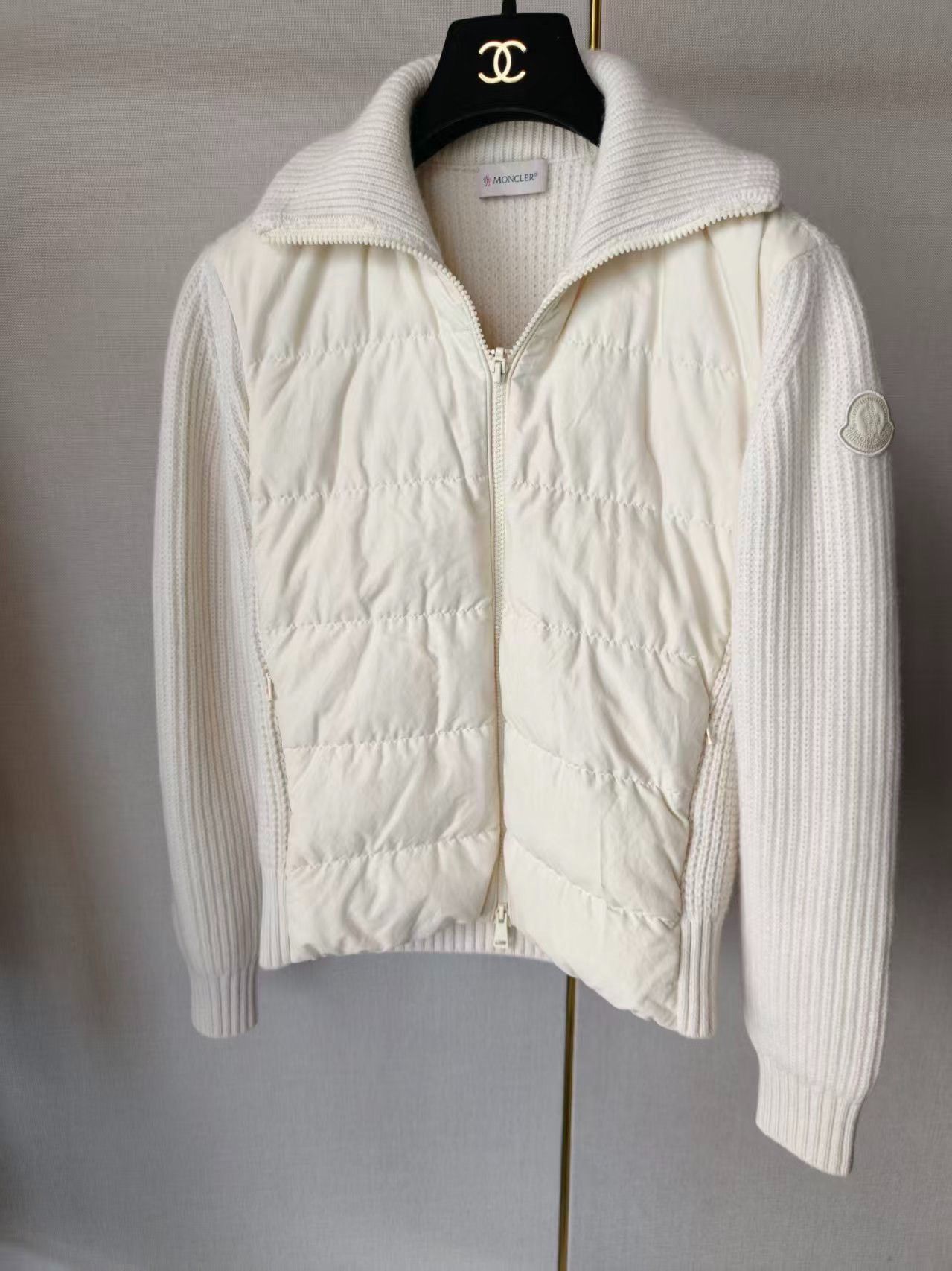 Moncler Moncler Authentic Women's Coat Size M / US 6-8 / IT 42-44 - 1 Thumbnail