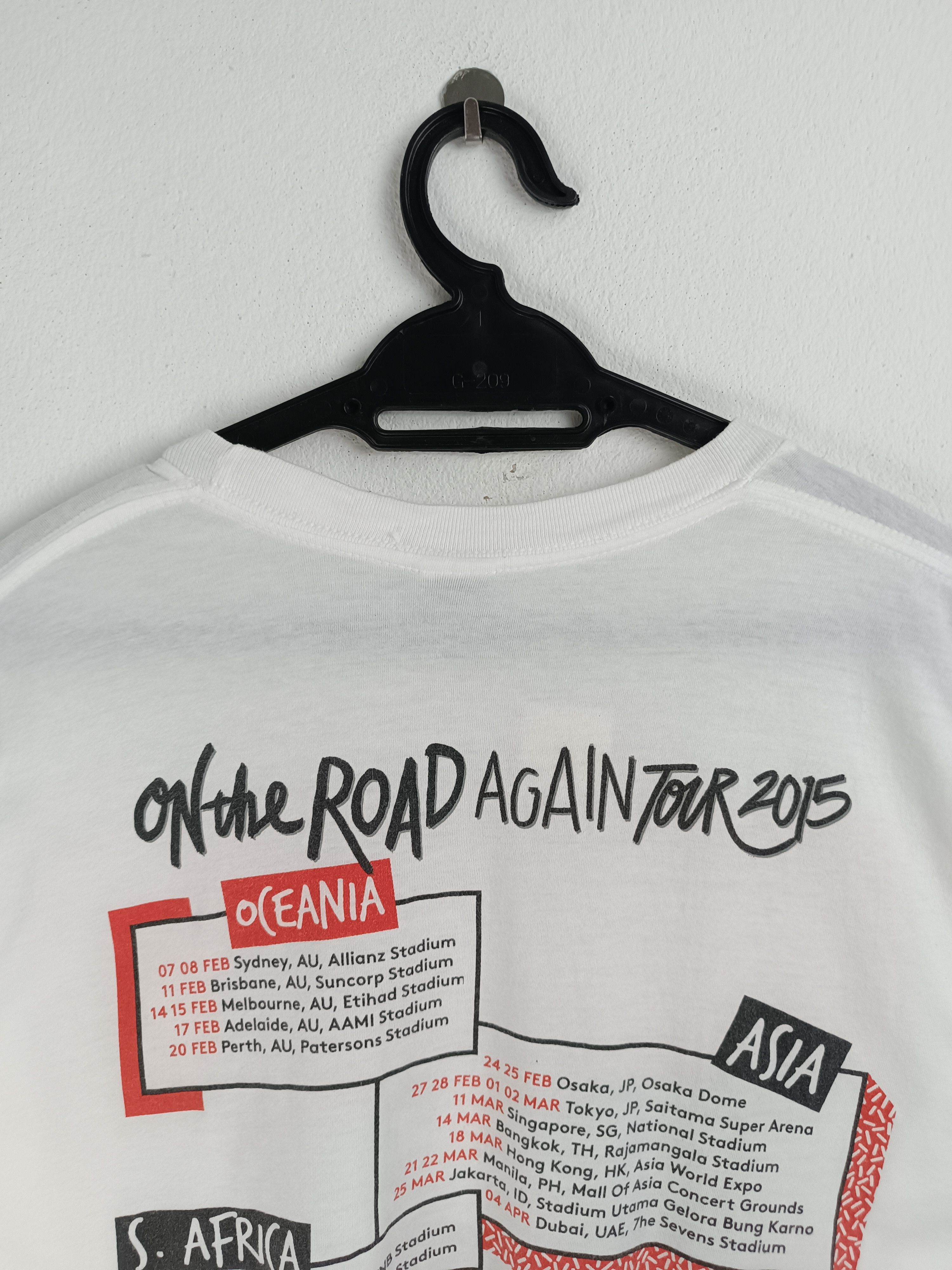 Band Tees VINTAGE ONE DIRECTION TOUR TEE harry styles swift zayn Size US M / EU 48-50 / 2 - 14 Thumbnail