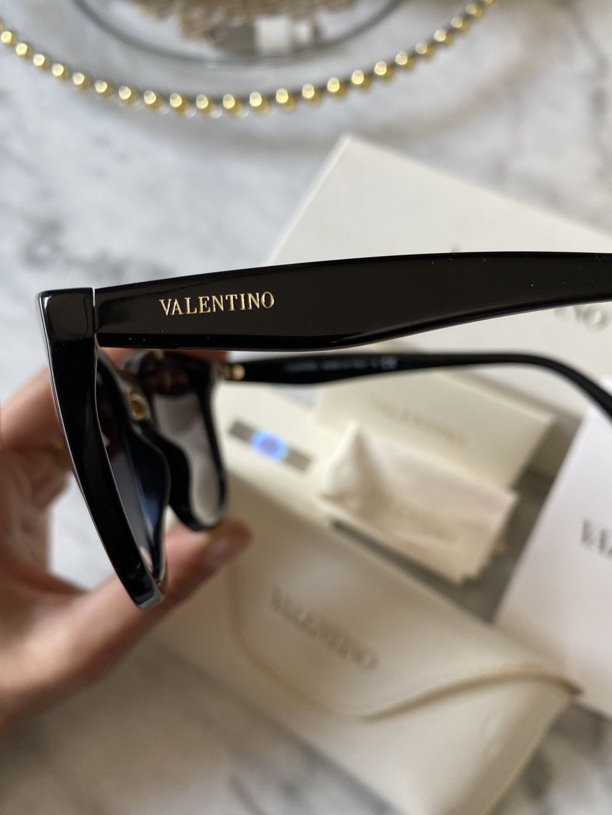 Valentino Oversized Valentino sunglasses Size ONE SIZE - 5 Thumbnail