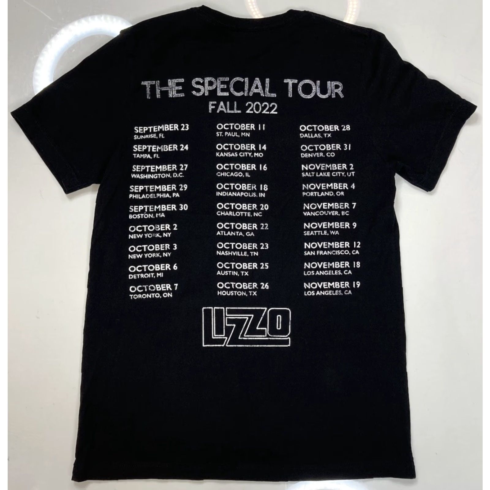 Rizzoli VINTAGE Lizzo The Special Tour 2022 Graphic Shirt Women Medium Black Short Sleeve Size M / US 6-8 / IT 42-44 - 3 Thumbnail