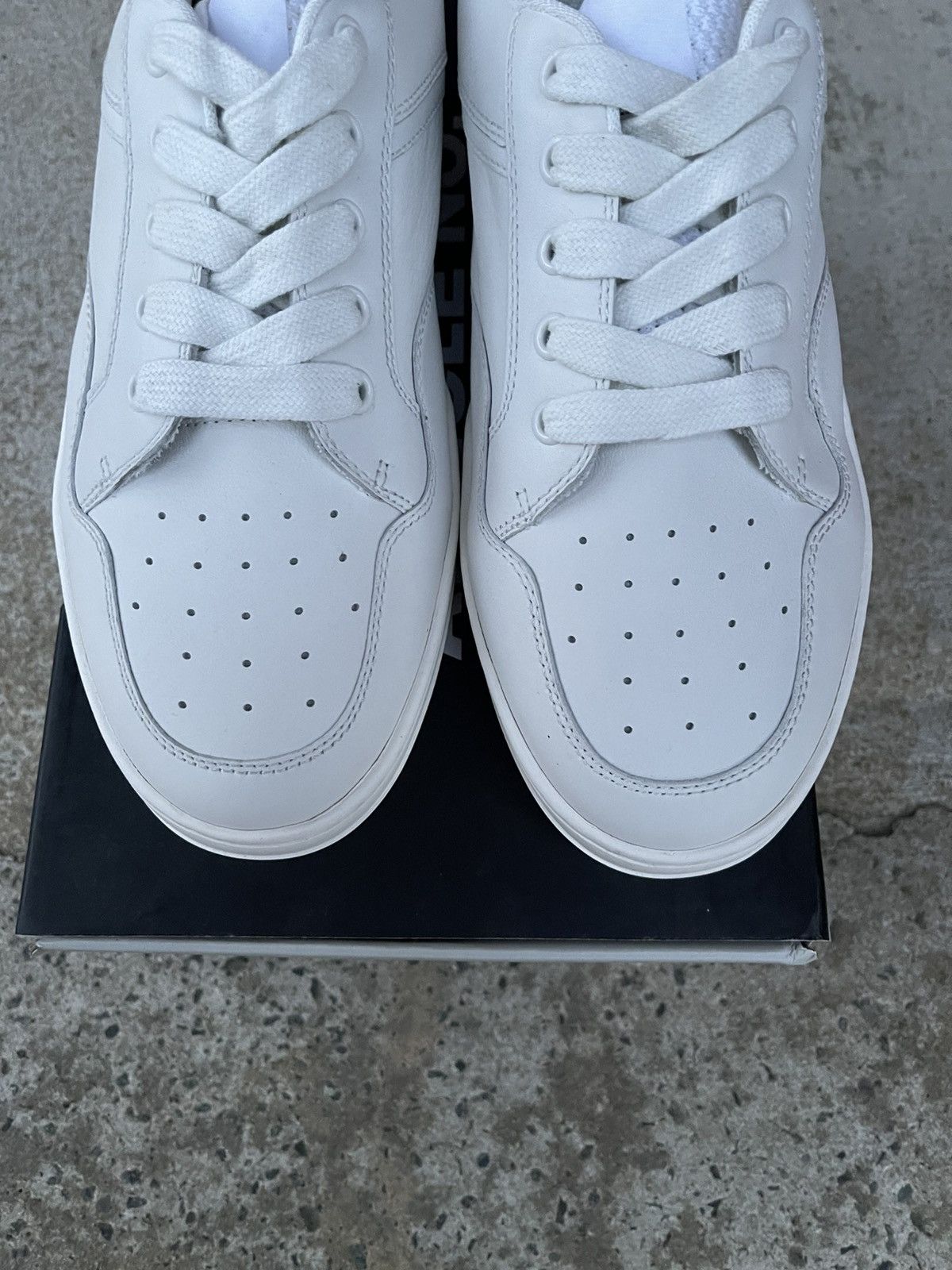 Article No. BRAND NEW 0922 White Low Top Sneakers Size US 9 / EU 42 - 5 Thumbnail