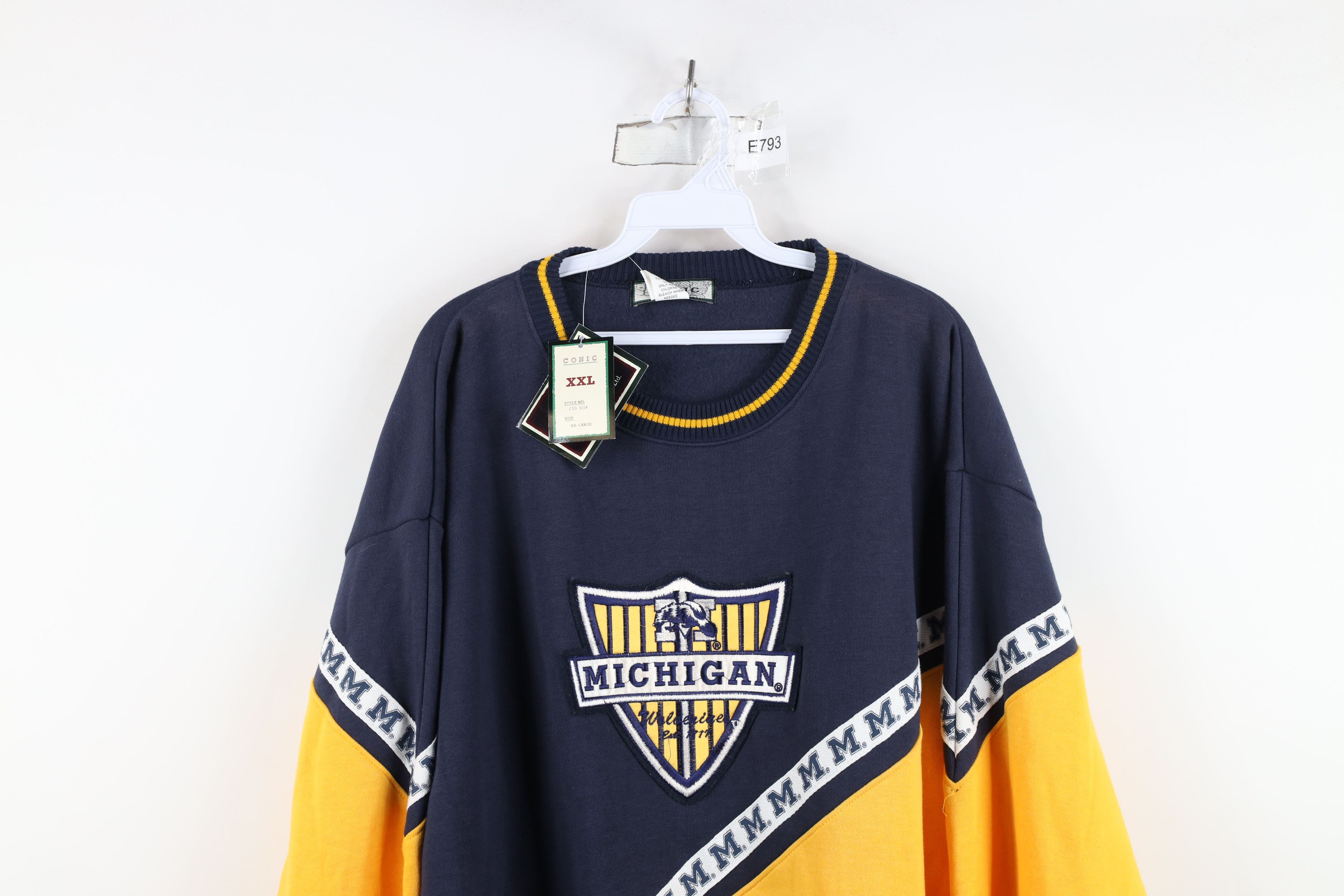 Vintage Deadstock Vintage University of Michigan Crest Sweatshirt Size US XXL / EU 58 / 5 - 2 Thumbnail