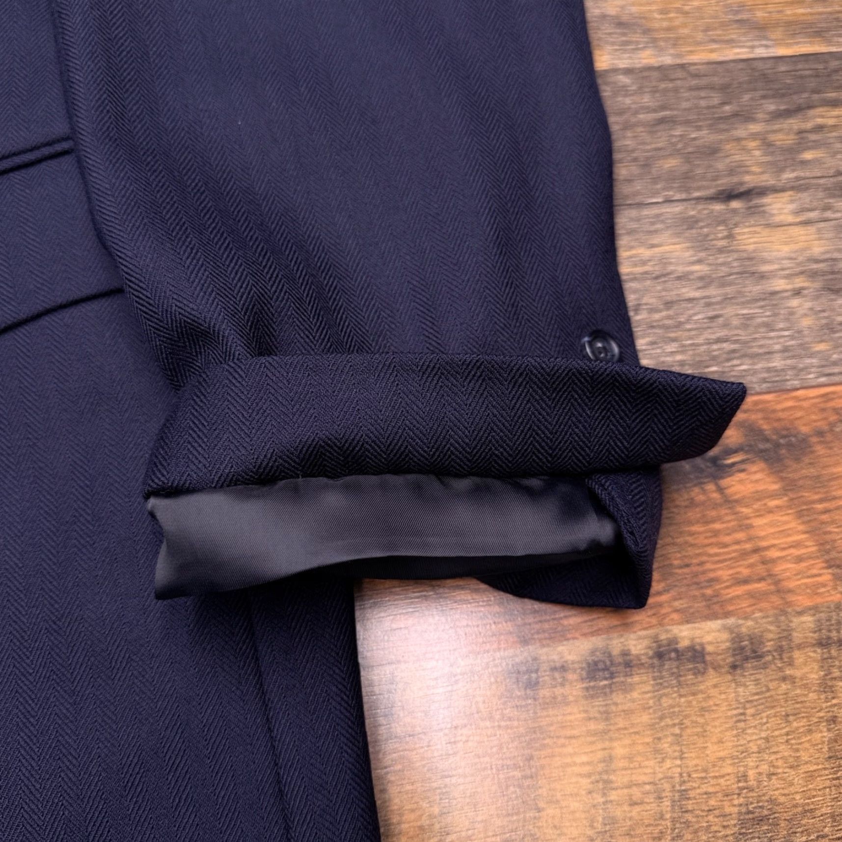 Jos. A. Bank Jos. A. Bank Blazer Men 50 Long Navy Wool Herringbone Classic 2-Button Notch Lapel Wool Lining Tweed Single-Breasted Jacket Coat Indoor Dry Clean Only Size 50R - 6 Thumbnail