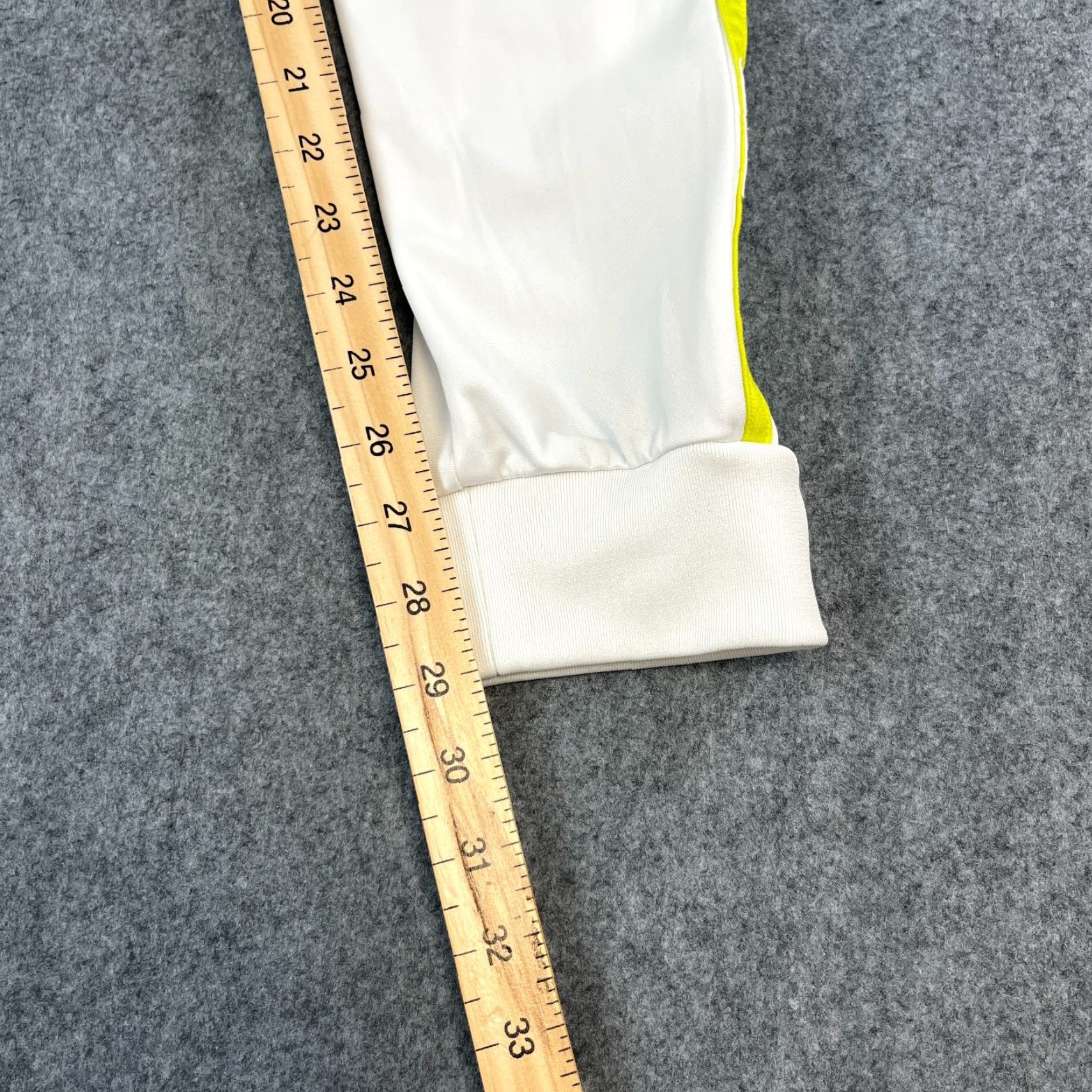 Adidas Adidas Originals Track Pants Mens L White Trefoil Joggers Trousers Gym & Training Pockets Regular Waist 36 in Blended Fabric Polyester Vintage No Size US 33 - 4 Thumbnail