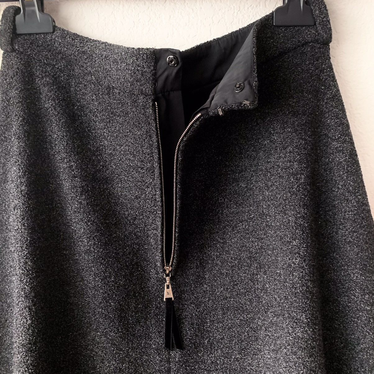 Louis Vuitton Louis Vuitton wool blend flare skirt Size 27" / US 4 / IT 40 - 12 Thumbnail