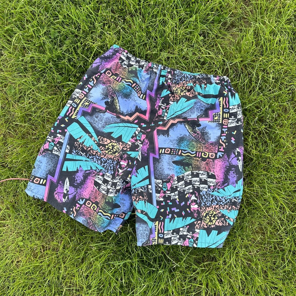 Vintage Vintage Shorts Graffiti Swimming Rare Hip Hop Hippie XL Size US 36 / EU 52 - 4 Thumbnail