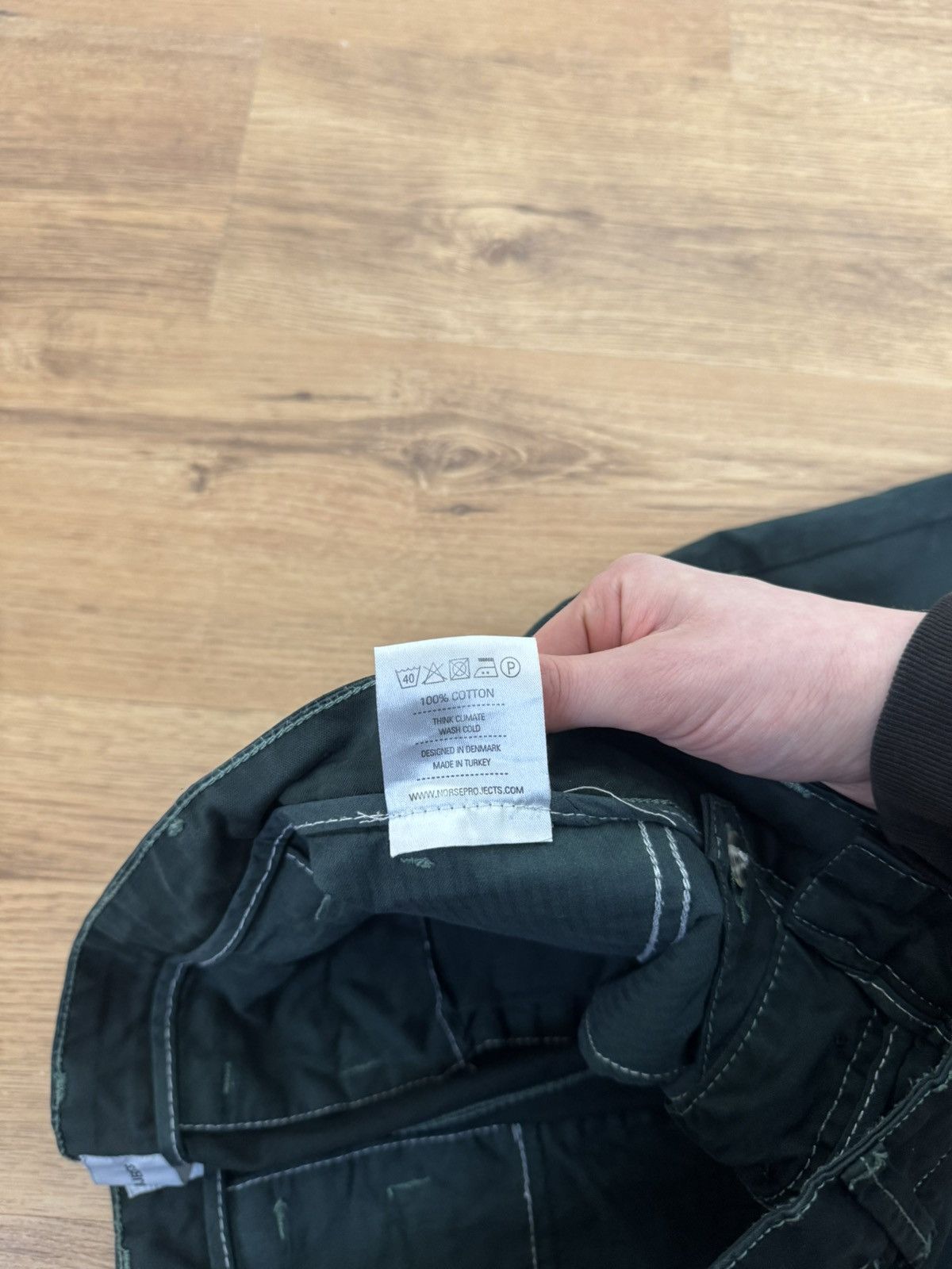 Norse Projects norse projects aros heavy green pants pocket logo Size US 32 / EU 48 - 15 Thumbnail