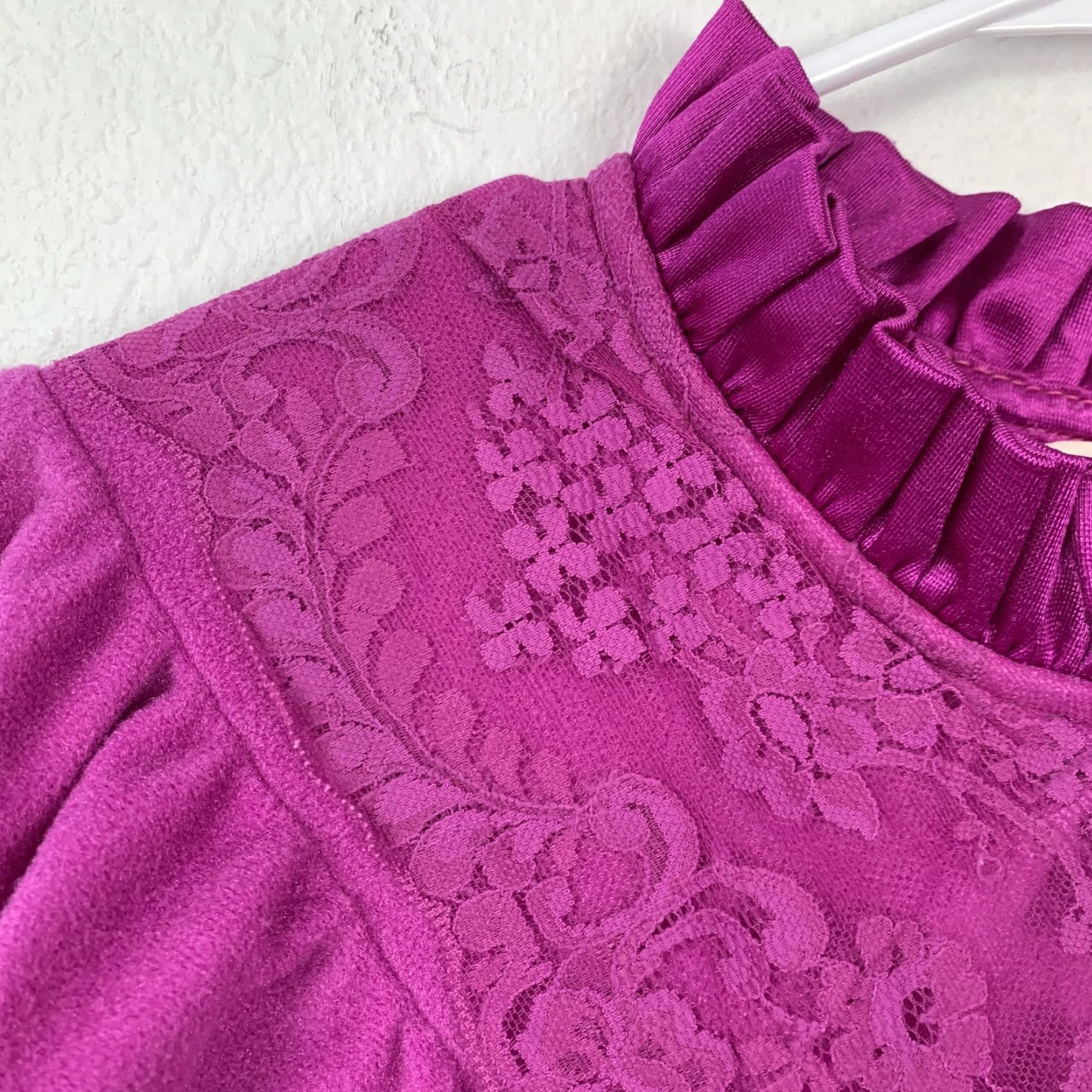 Vintage VINTAGE Kingly Nightgown Robe XS? XL? No Size tag — Regular Women Nightgown, Robe, Magenta Fleece Lace Pockets Zipper Mock Neck Long Sleeve Size XL / US 12-14 / IT 48-50 - 3 Thumbnail