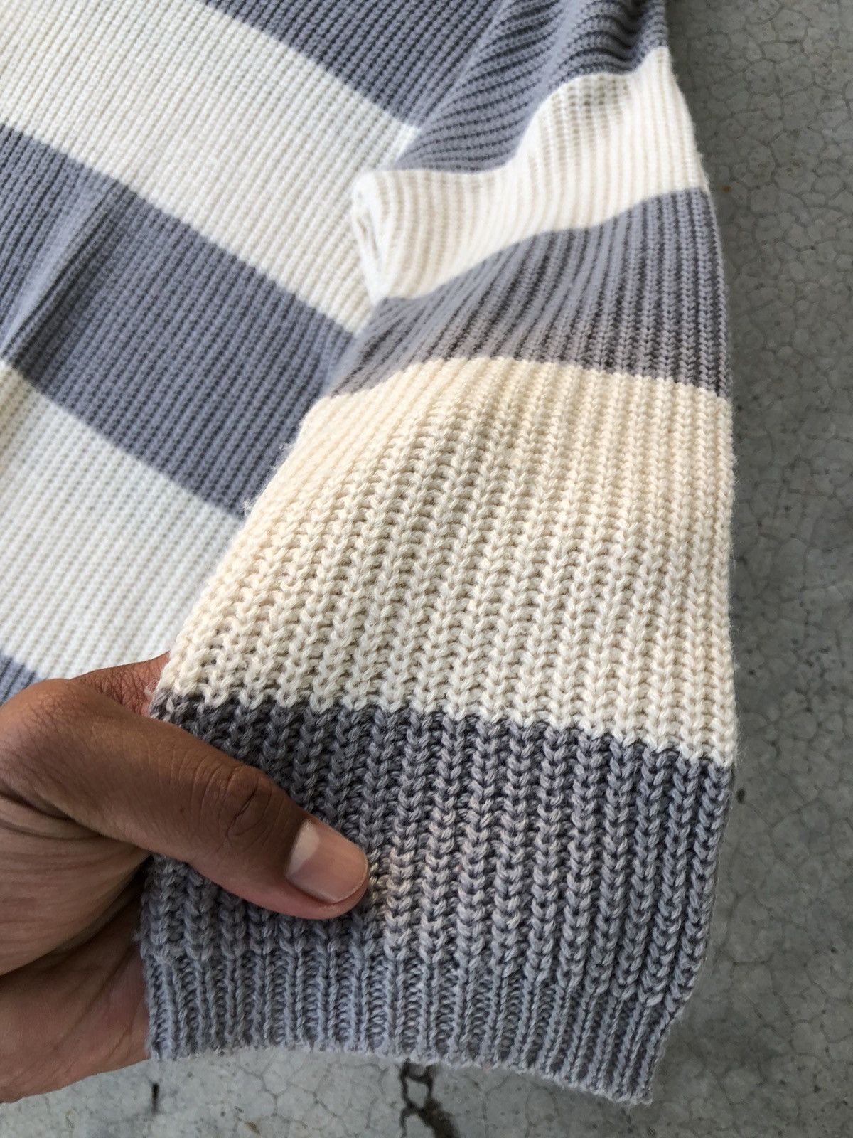 Designer × OVER THE STRiPES CableKnit V Neck Stripe Jumper Pullover Size US XL / EU 56 / 4 - 5 Thumbnail