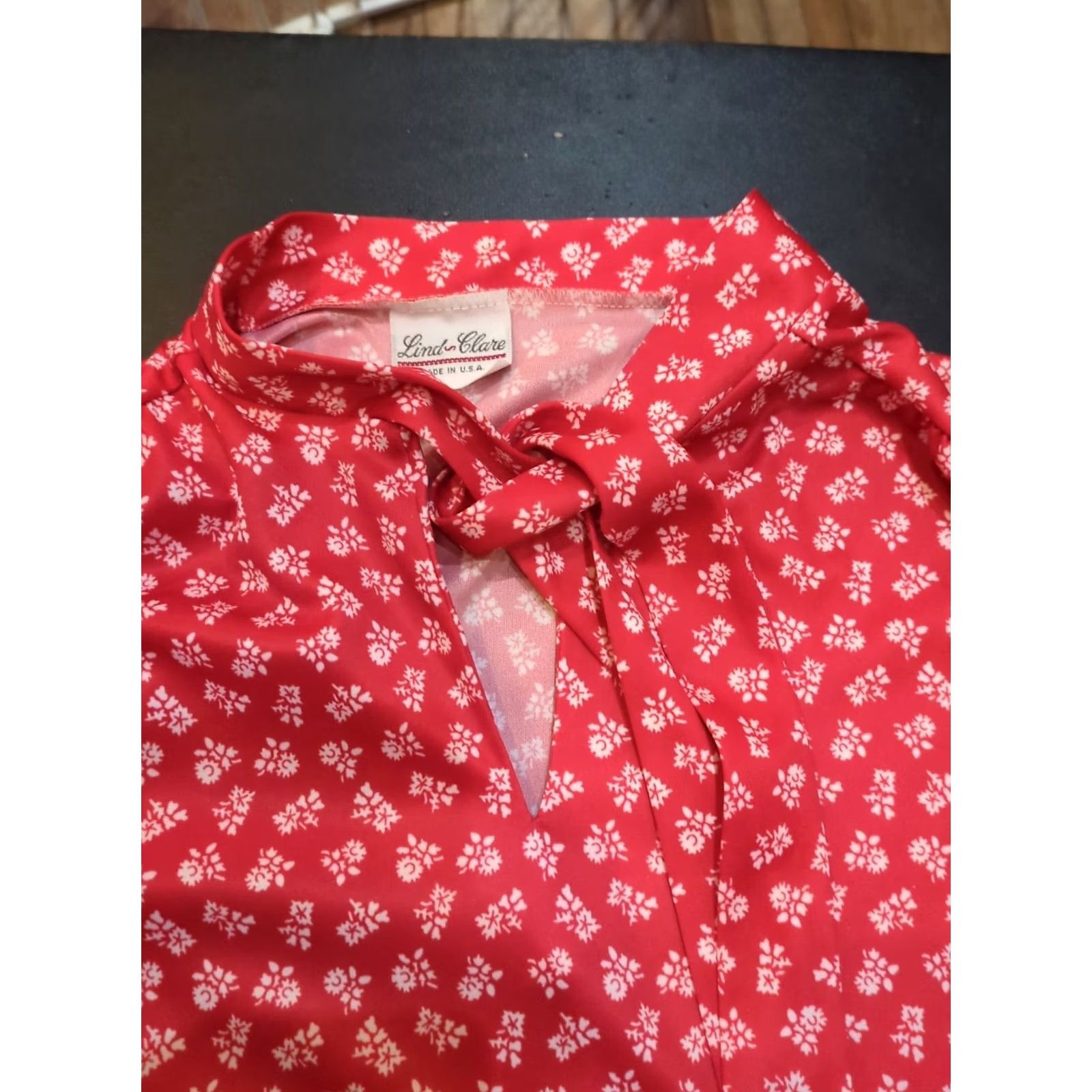 Vintage VINTAGE Lind Clare Shirt Womens L Red Floral Blouse Top Size L / US 10 / IT 46 - 2 Thumbnail