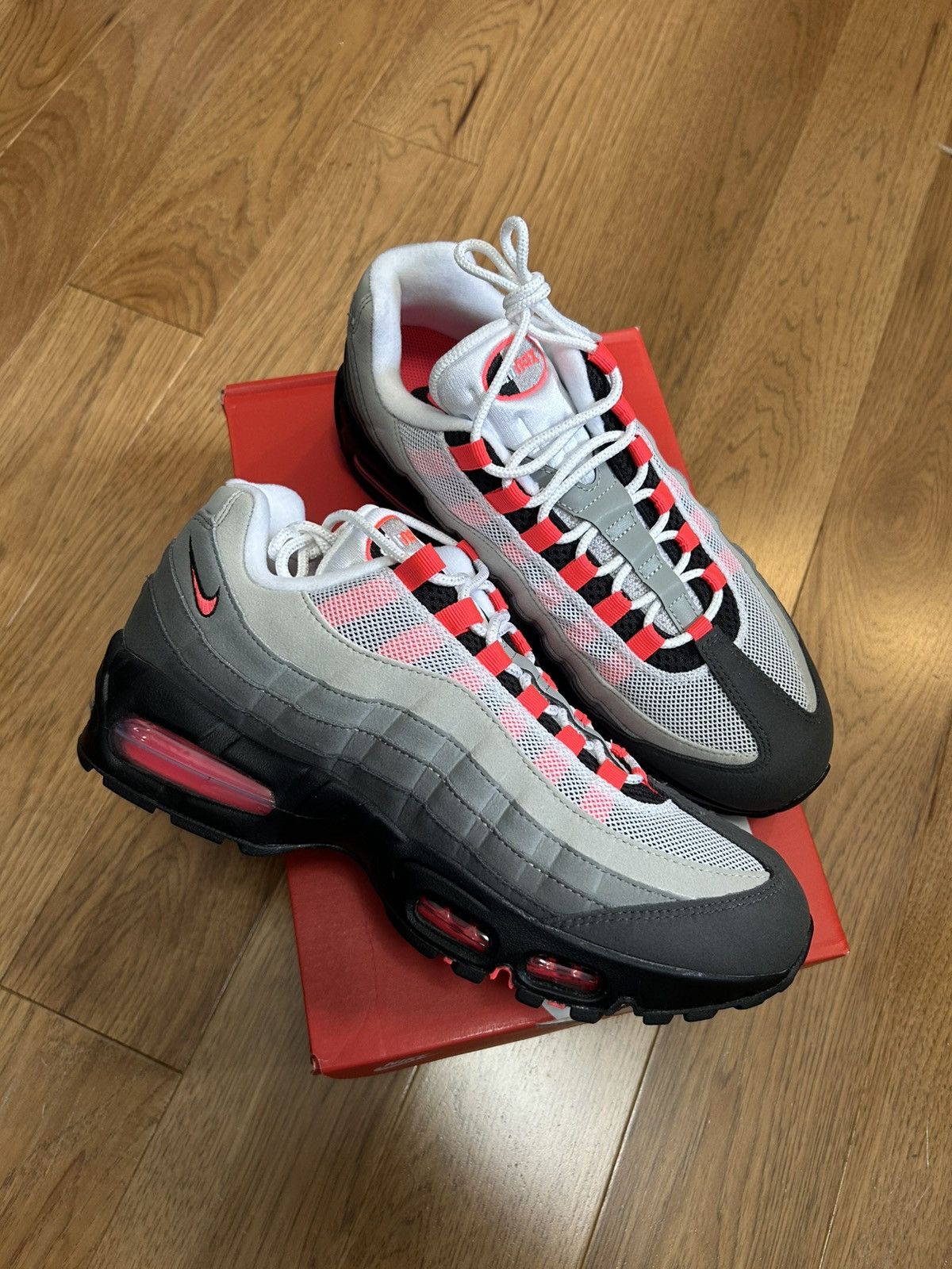 Nike Nike Air Max 95 Solar Red Size US 9.5 / EU 42-43 - 1 Thumbnail