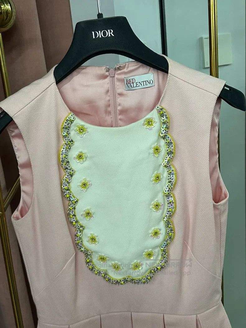 Valentino Valentino Flower studded sleeveless dress Size M / US 6-8 / IT 42-44 - 2 Thumbnail