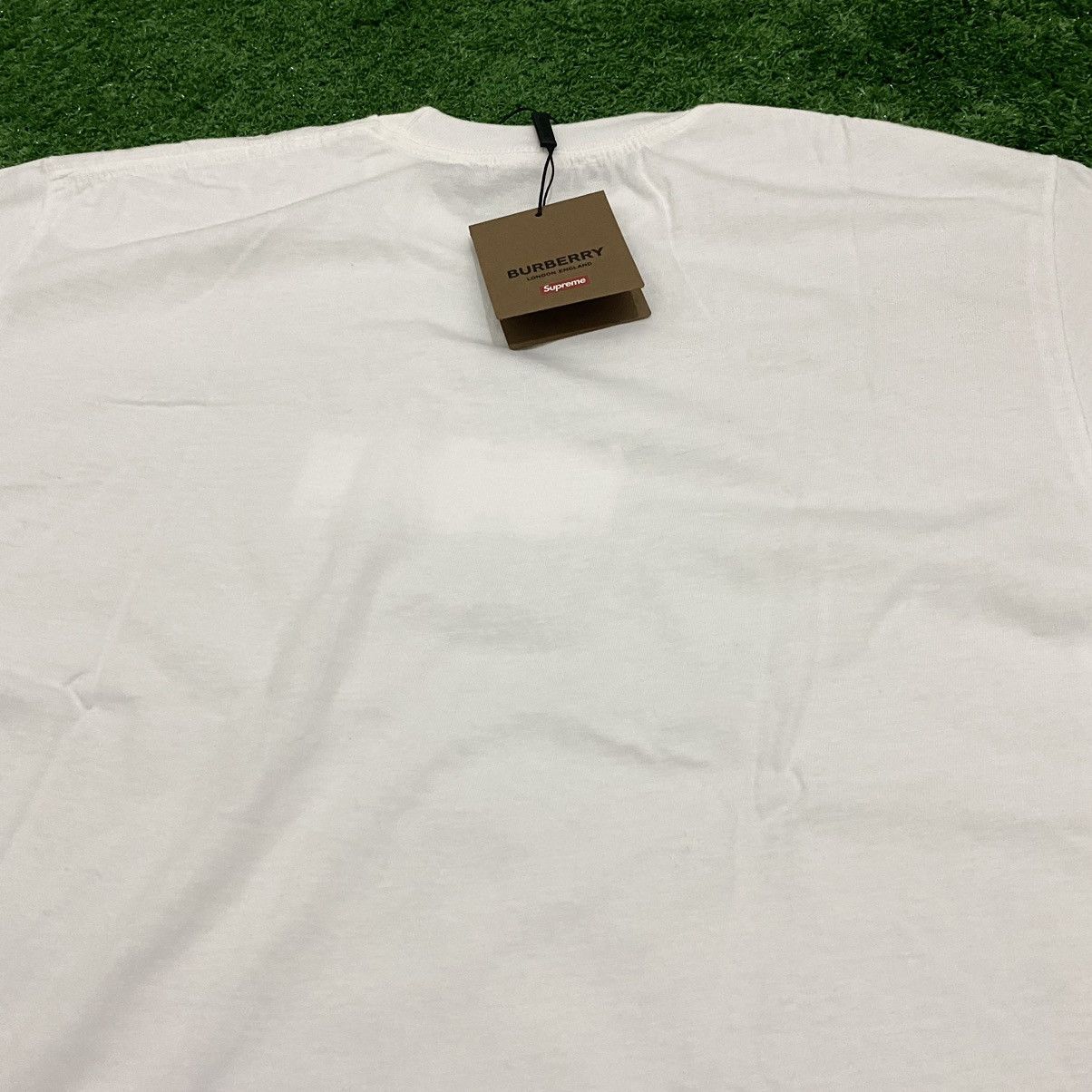 Burberry × Supreme SUPREME X BURBERRY LONDON 'Box Logo' S/S '22 T-Shirt W/T Size US M / EU 48-50 / 2 - 6 Thumbnail