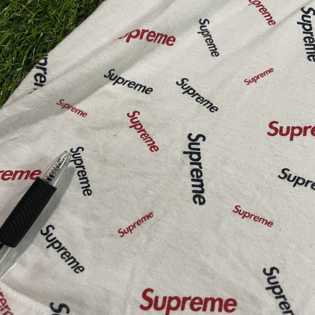 Supreme Supreme Scatter Logo Tee Size US M / EU 48-50 / 2 - 7 Thumbnail