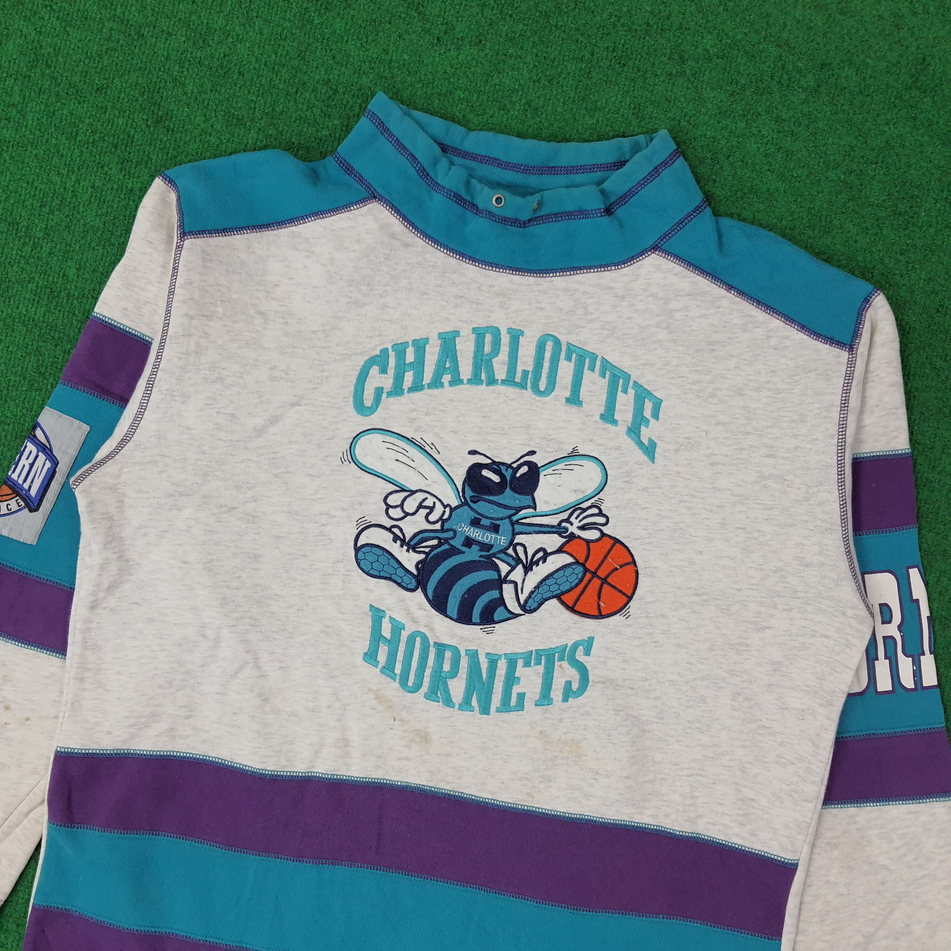 NBA Vintage NBA Charlotte Hornets Team Sports Sweatshirt C246N27 Size US M / EU 48-50 / 2 - 2 Thumbnail
