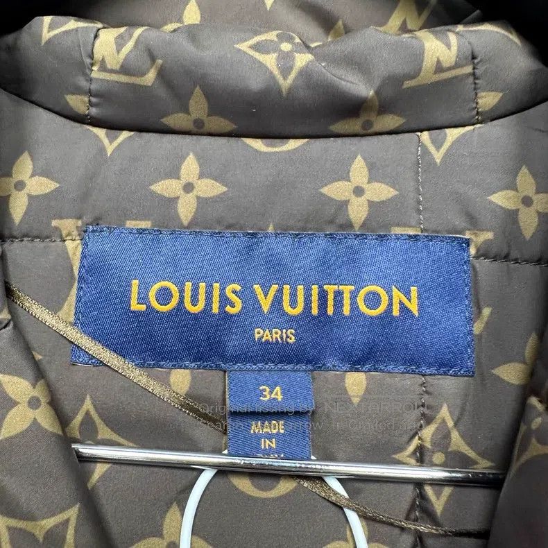 Louis Vuitton Louis Vuitton Hooded down jacket with full print of old fl Size XXS / US 00 / IT 34 - 3 Thumbnail