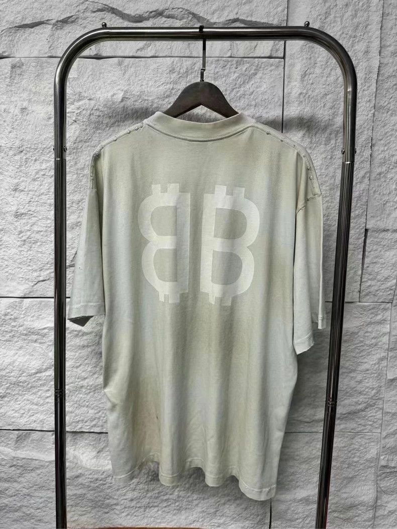 Balenciaga Balenciaga Bitcoin short sleeves Size US L / EU 52-54 / 3 - 2 Thumbnail