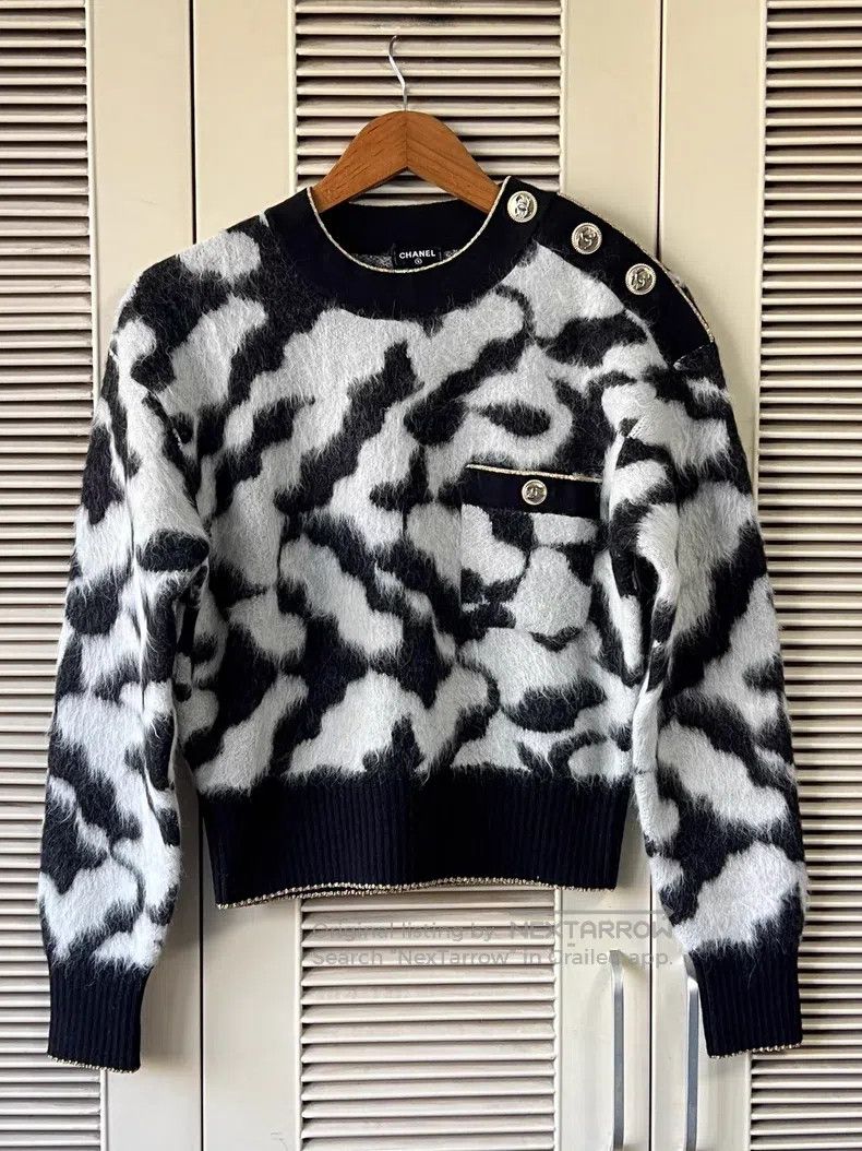 Chanel Chanel Black and white camelia Mahai wool knitting sweater Size XS / US 0-2 / IT 36-38 - 1 Thumbnail