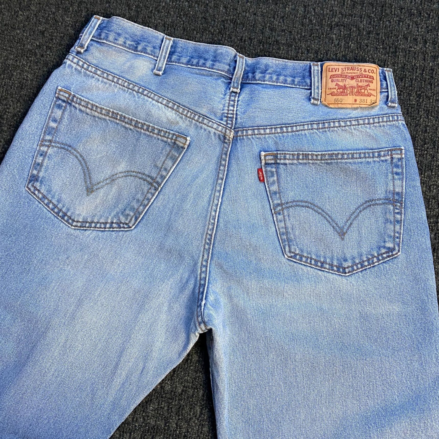 Levi's VINTAGE Levi’s 550 Relaxed Jeans 34 x 30 Light Distressed Skater Grunge 90s Mens Denim Blue Jeans Size US 34 / EU 50 - 3 Thumbnail