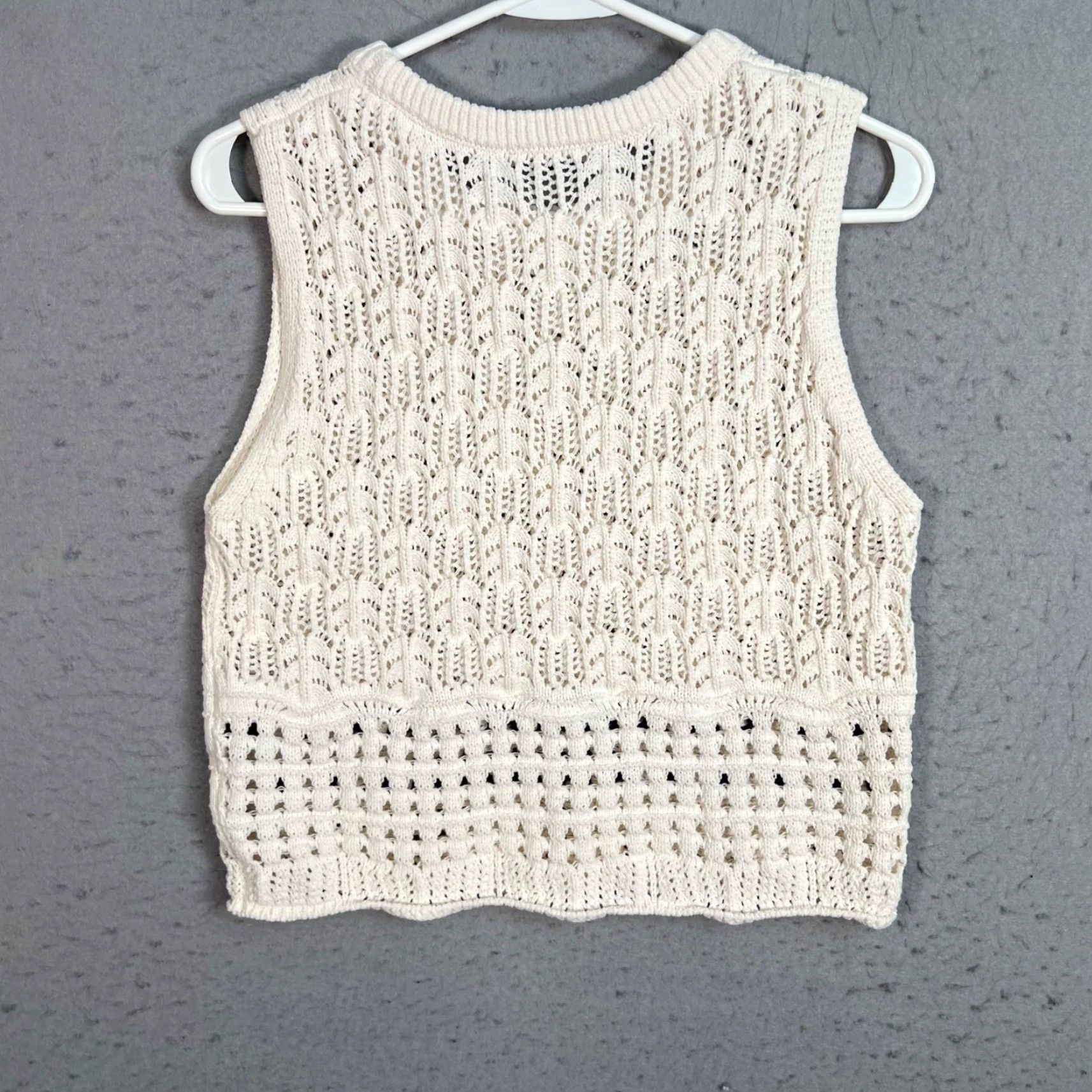 Zara VINTAGE Zara Womens Small White Sleeveless Knit Crochet Tank Top W/ Black Accents Size S / US 4 / IT 40 - 2 Thumbnail