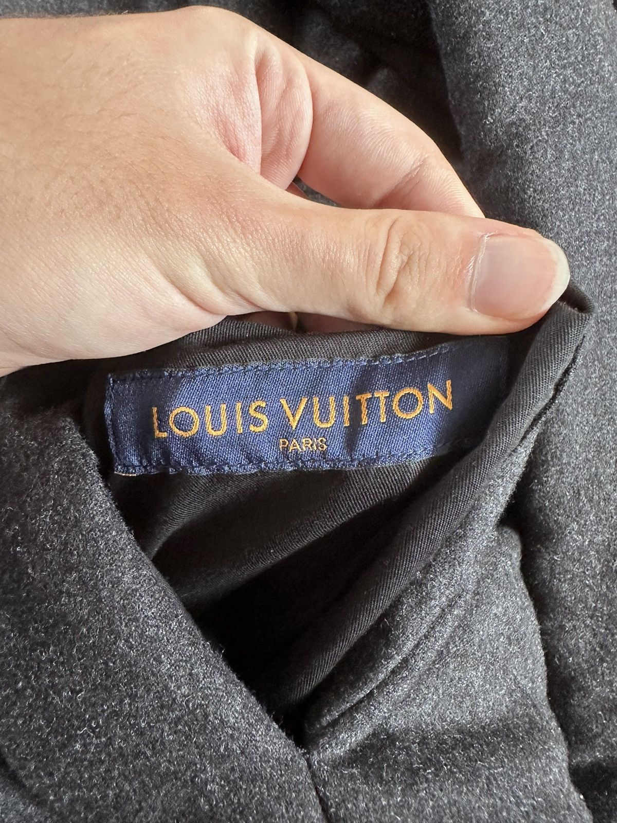 Louis Vuitton louis vuitton reversible monogram rain blouson jacket black Size US S / EU 44-46 / 1 - 10 Thumbnail