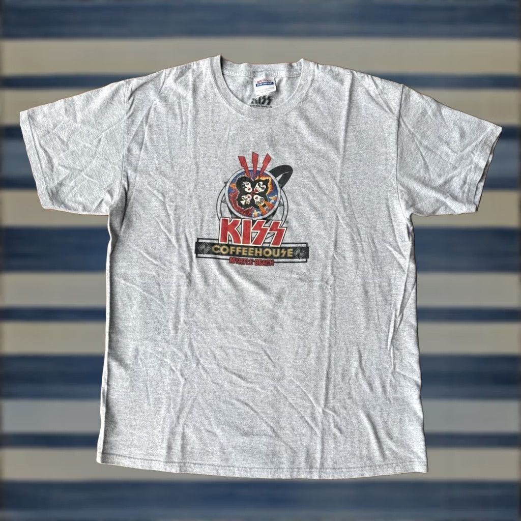 Hanes VINTAGE Kiss Coffee House T-Shirt Unisex Adults L Gray Hanes Crew Neck Short Sleeve Band Music 70s 80s 90s Rock N Roll Over KISS ARMY Logo Size US L / EU 52-54 / 3 - 1 Thumbnail