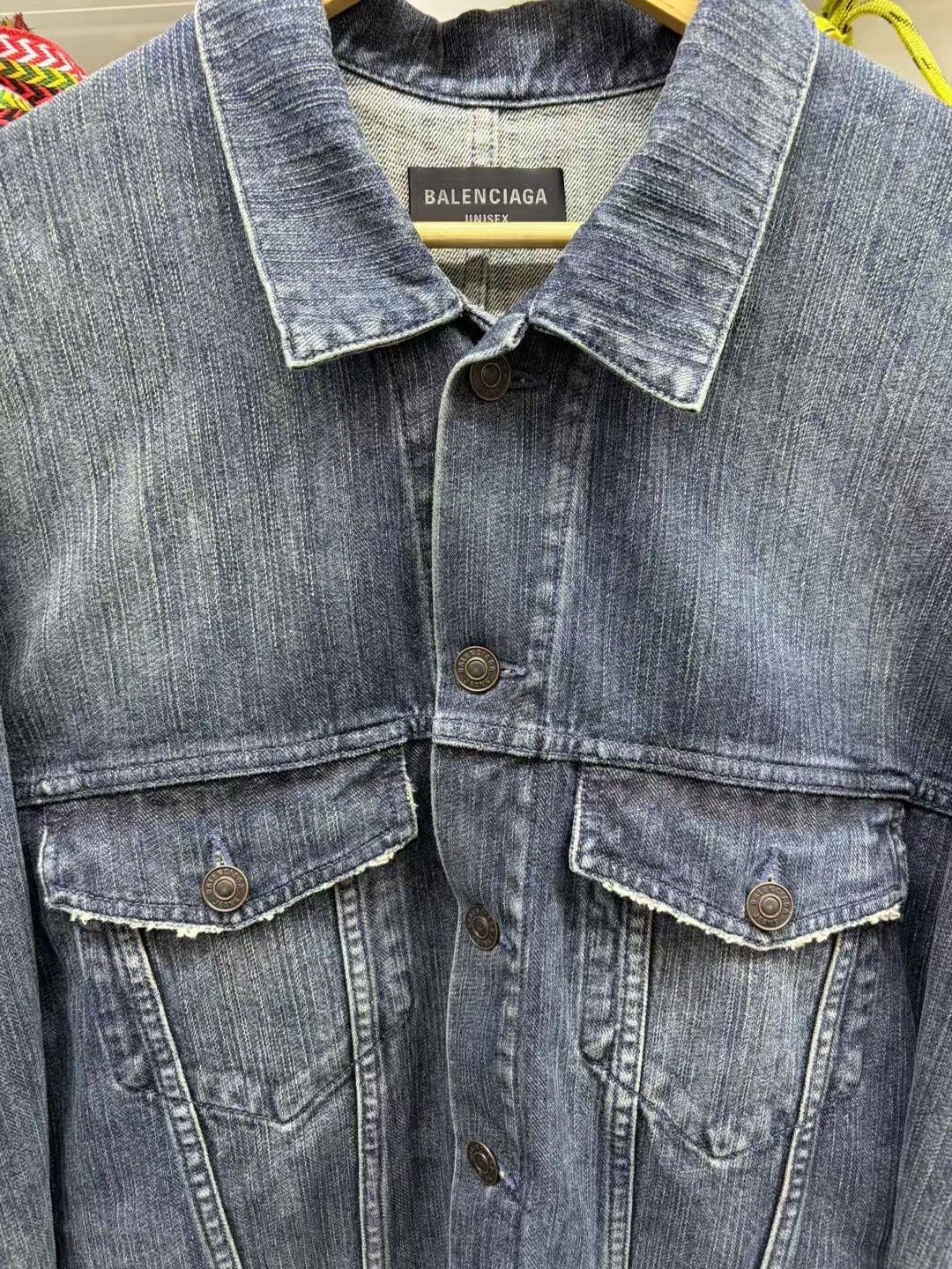 Balenciaga balenciaga oversized denim jacket uni Size US XS / EU 42 / 0 - 3 Thumbnail